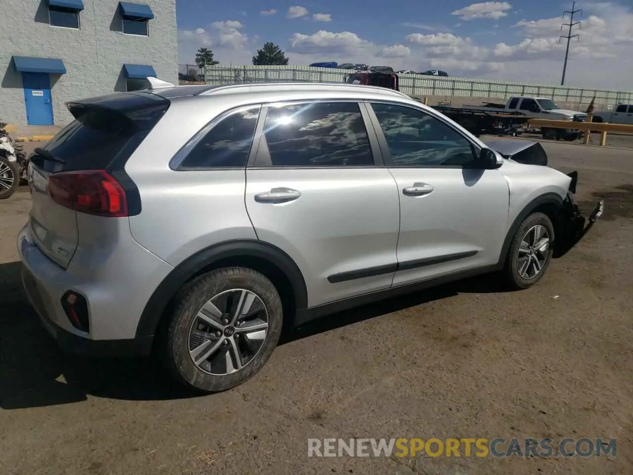3 Photograph of a damaged car KNDCE3LC5L5440065 KIA NIRO 2020
