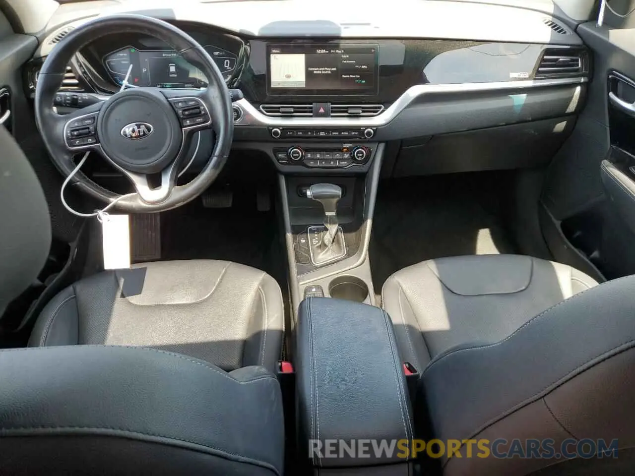 8 Photograph of a damaged car KNDCE3LC6L5433318 KIA NIRO 2020