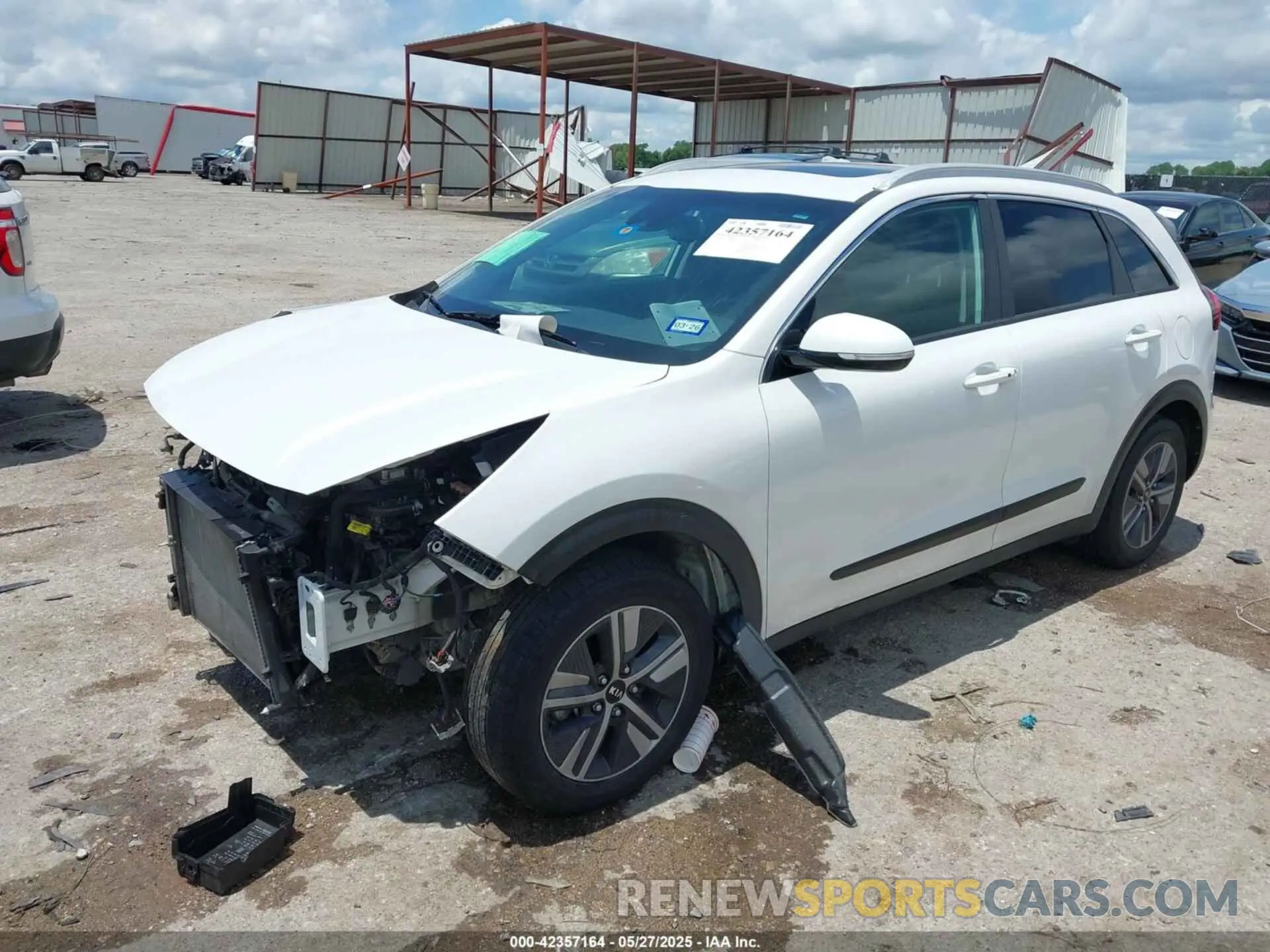 2 Photograph of a damaged car KNDCE3LC8L5438908 KIA NIRO 2020