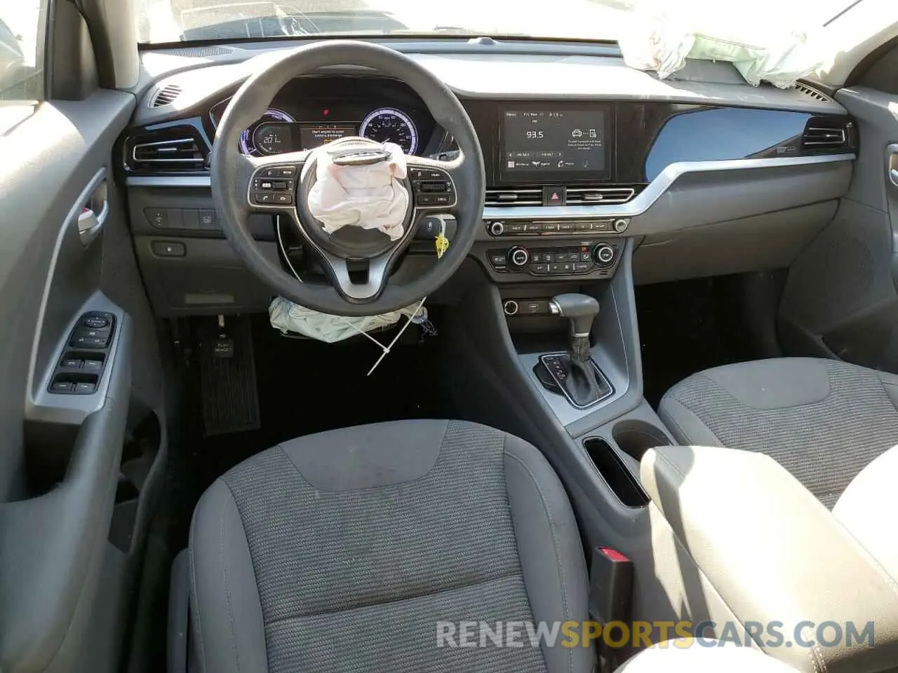 8 Photograph of a damaged car KNDCB3LC0M5470097 KIA NIRO 2021