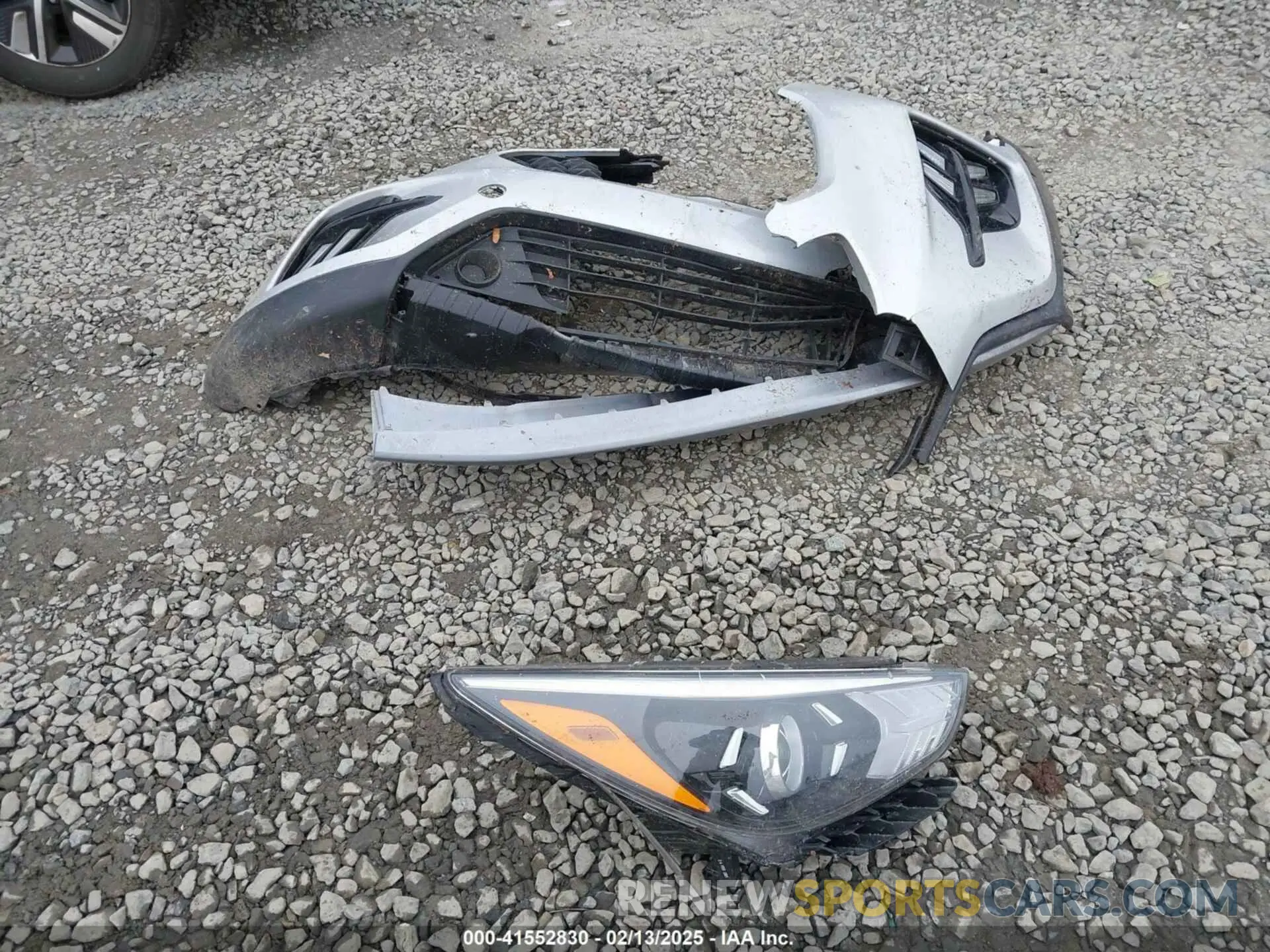 11 Photograph of a damaged car KNDCB3LC0M5471220 KIA NIRO 2021