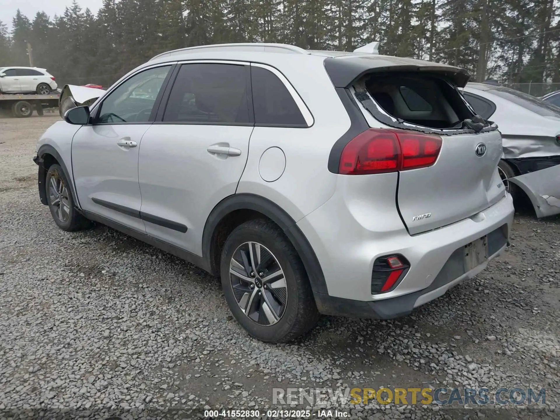 3 Photograph of a damaged car KNDCB3LC0M5471220 KIA NIRO 2021