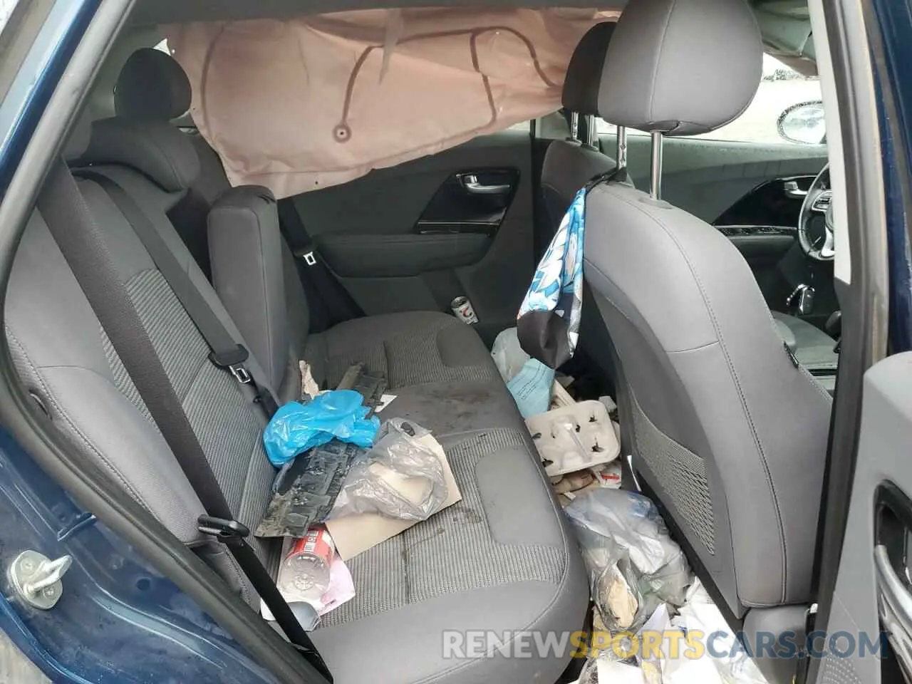 11 Photograph of a damaged car KNDCB3LC1M5475745 KIA NIRO 2021