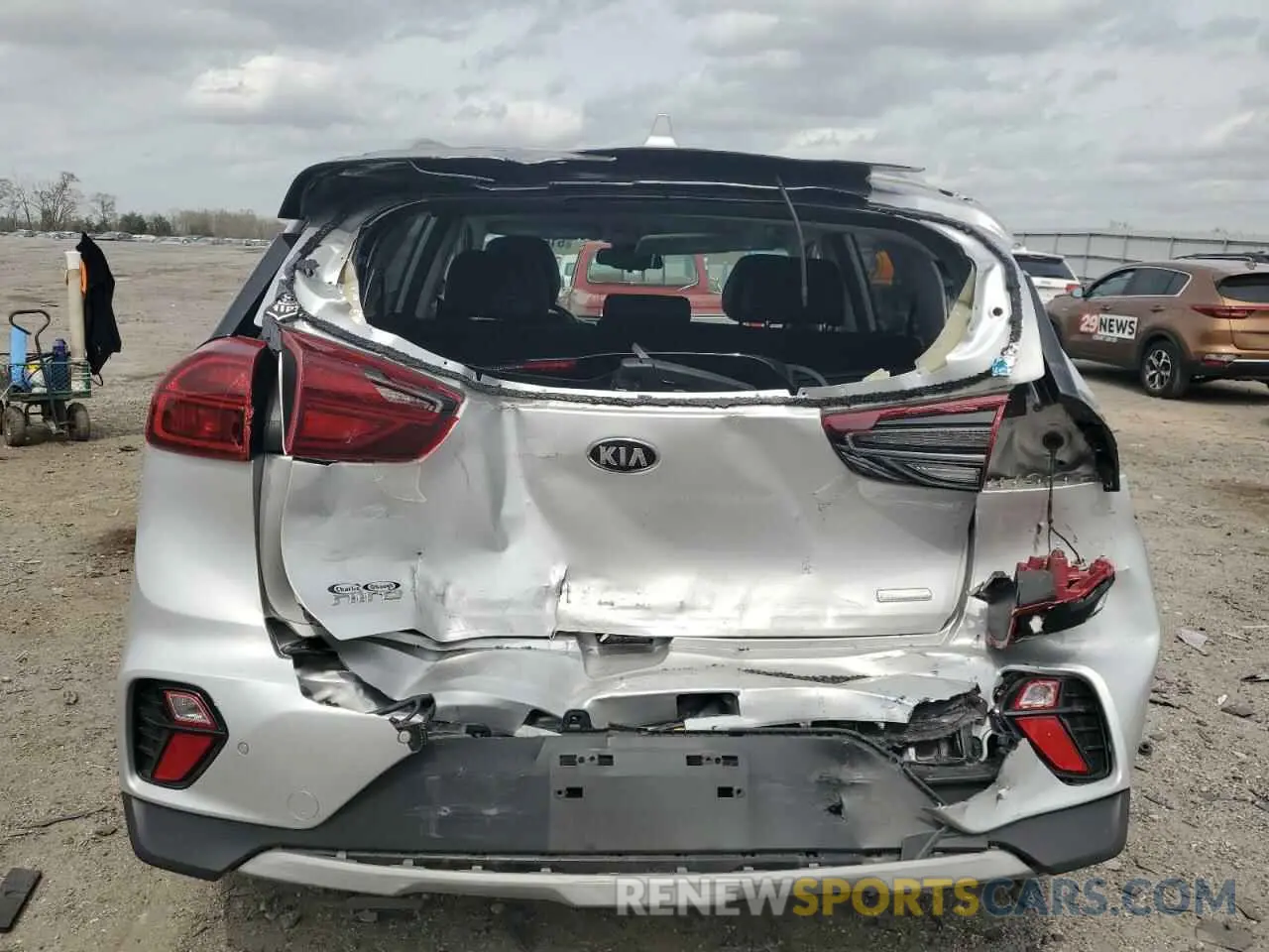6 Фотография поврежденного автомобиля KNDCE3LC2M5462655 KIA NIRO 2021