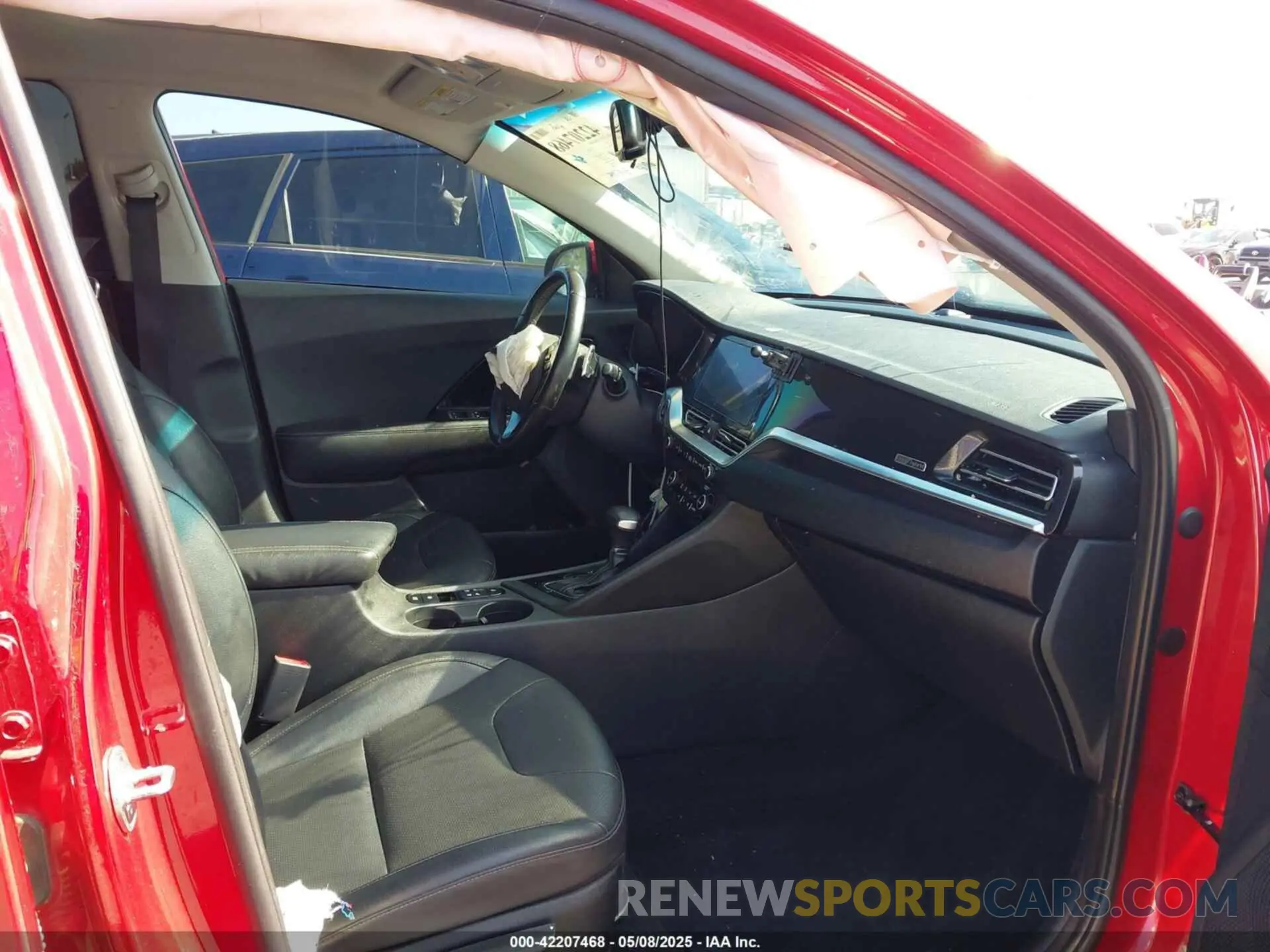5 Photograph of a damaged car KNDCE3LC7M5465244 KIA NIRO 2021