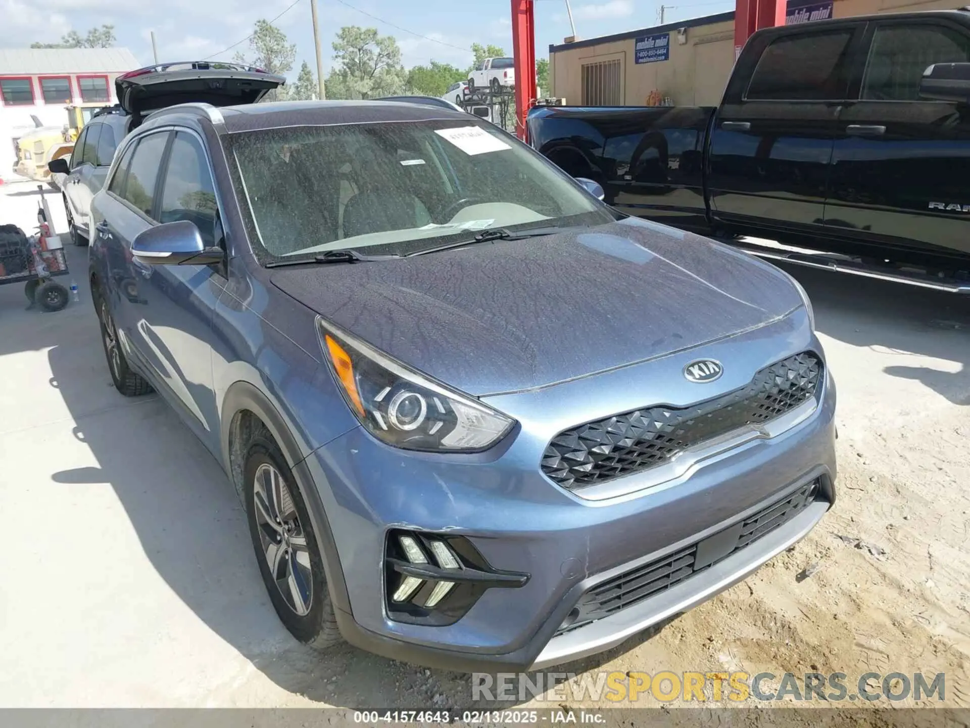 1 Photograph of a damaged car KNDCE3LCXM5481843 KIA NIRO 2021