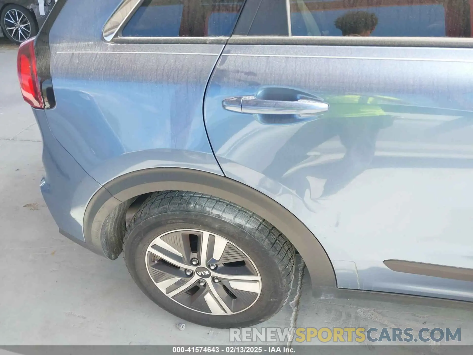 12 Photograph of a damaged car KNDCE3LCXM5481843 KIA NIRO 2021