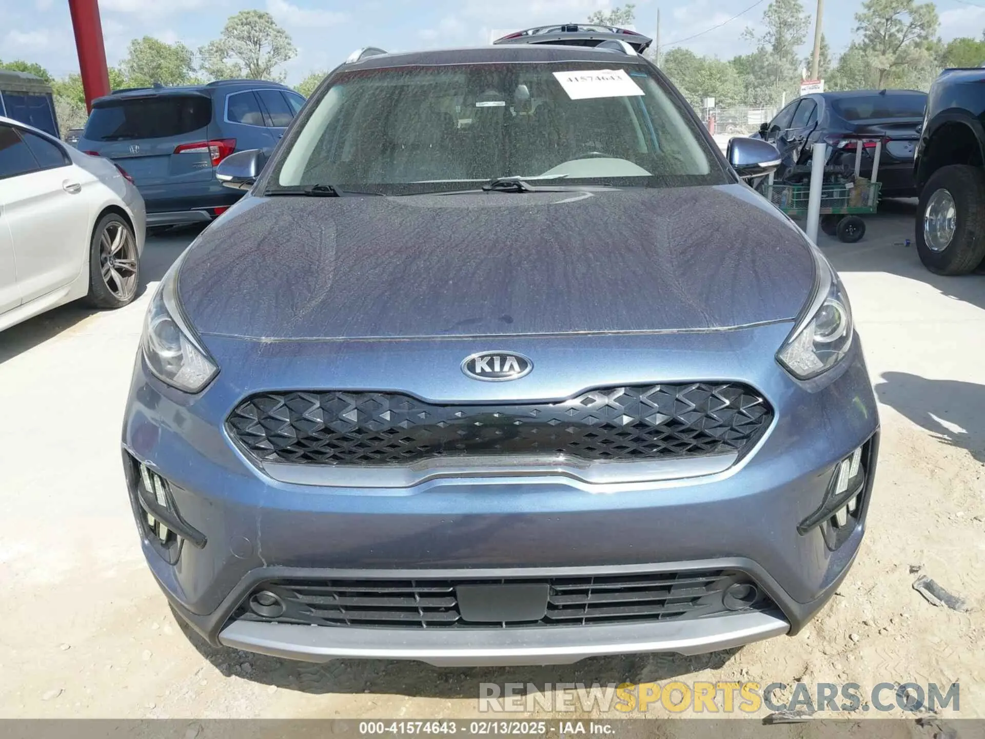 13 Photograph of a damaged car KNDCE3LCXM5481843 KIA NIRO 2021