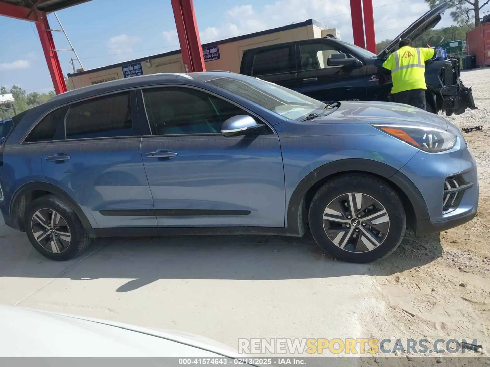 14 Photograph of a damaged car KNDCE3LCXM5481843 KIA NIRO 2021