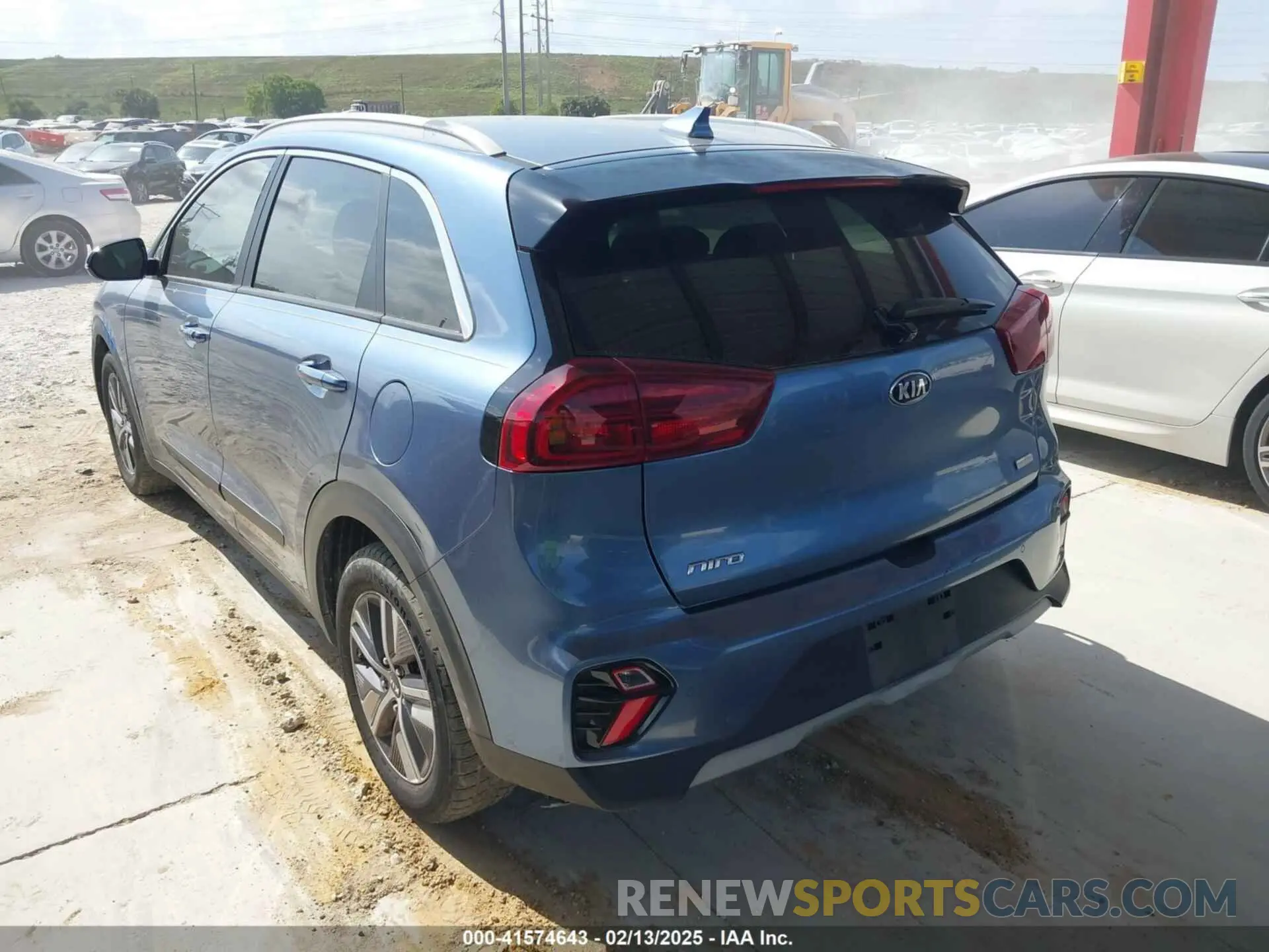 3 Photograph of a damaged car KNDCE3LCXM5481843 KIA NIRO 2021
