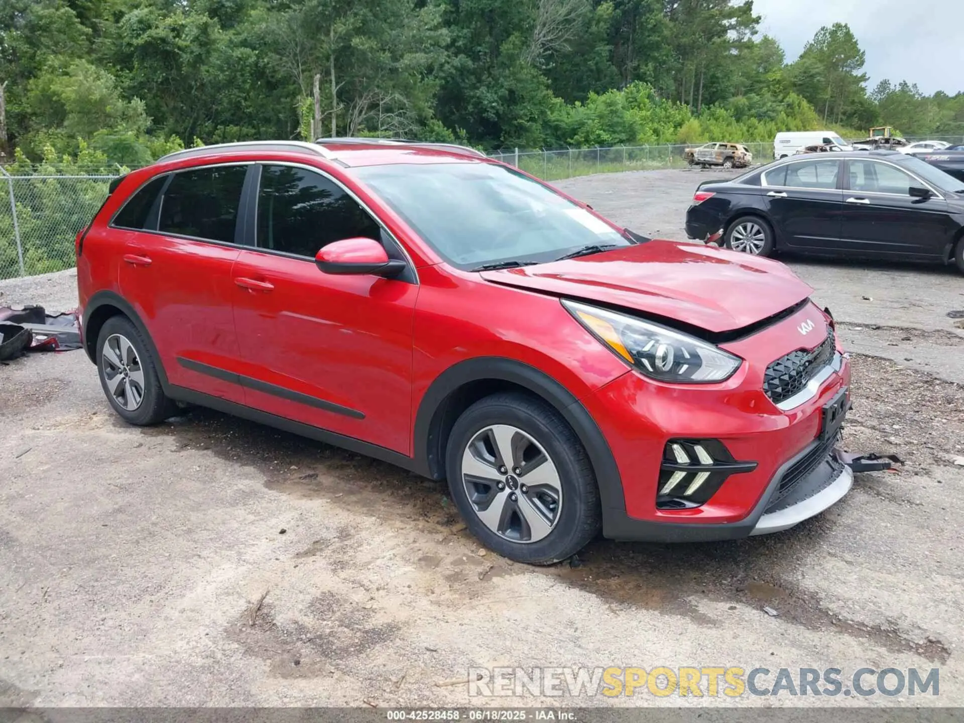 1 Photograph of a damaged car KNDCB3LC0N5502841 KIA NIRO 2022