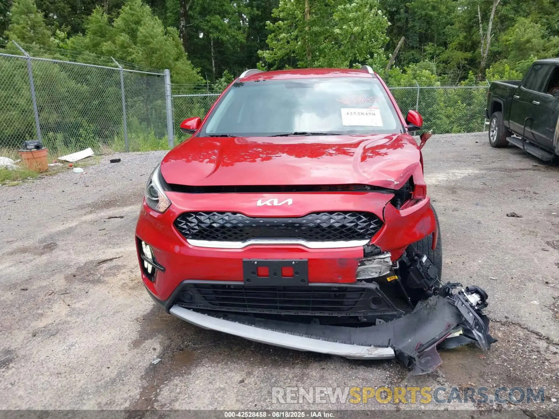 13 Photograph of a damaged car KNDCB3LC0N5502841 KIA NIRO 2022