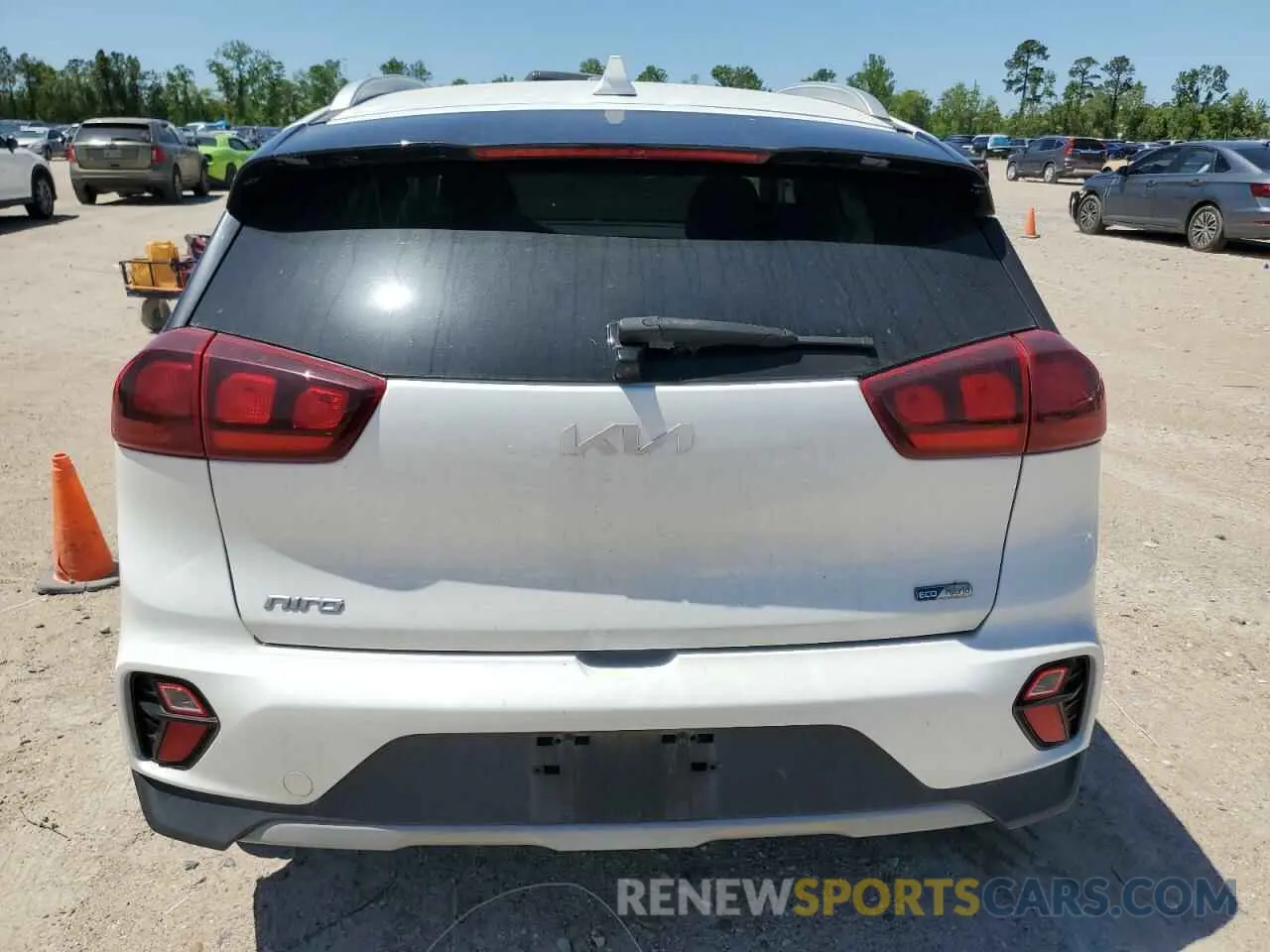 6 Фотография поврежденного автомобиля KNDCB3LC2N5523576 KIA NIRO 2022