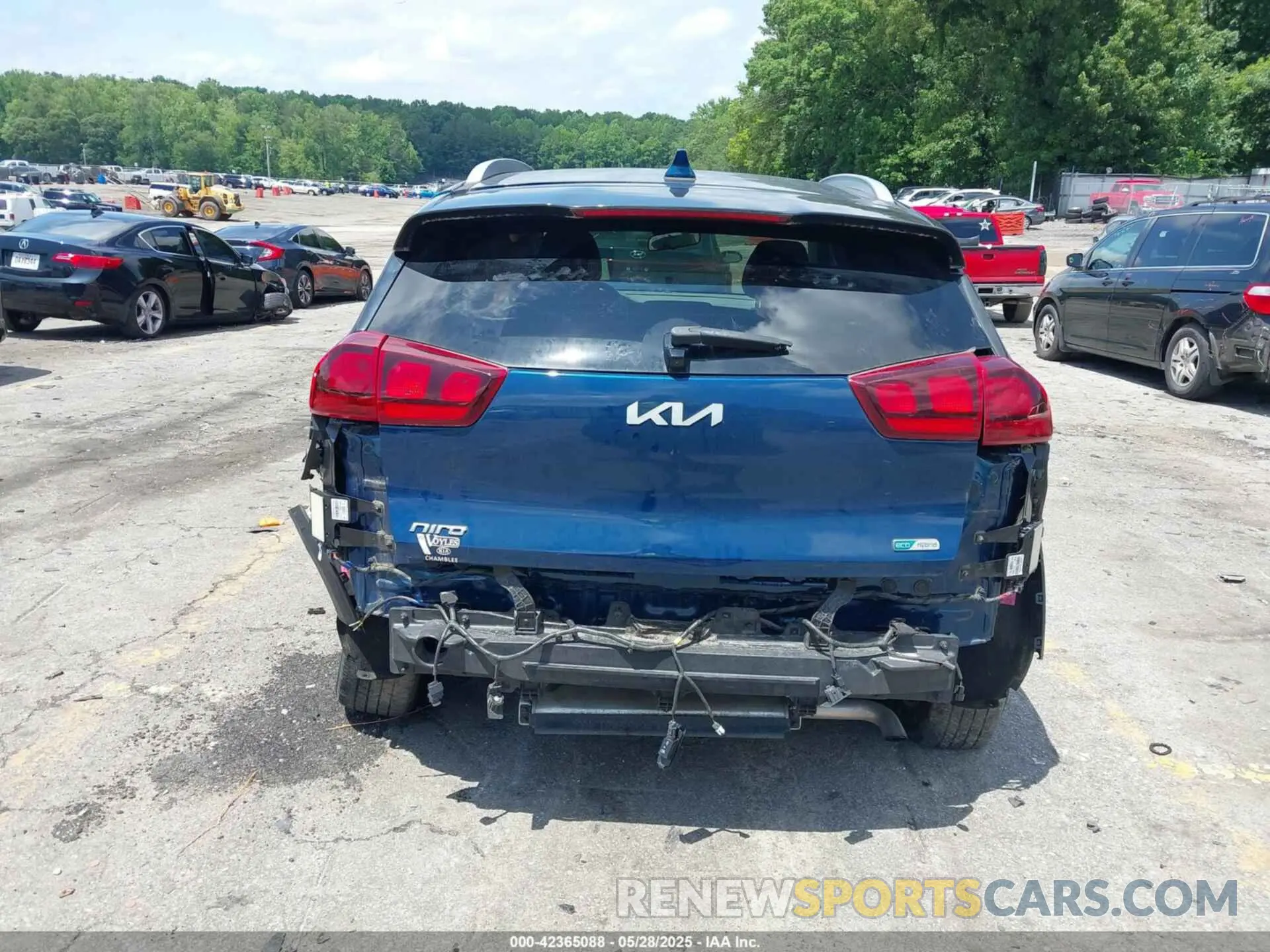 16 Photograph of a damaged car KNDCB3LC2N5539938 KIA NIRO 2022