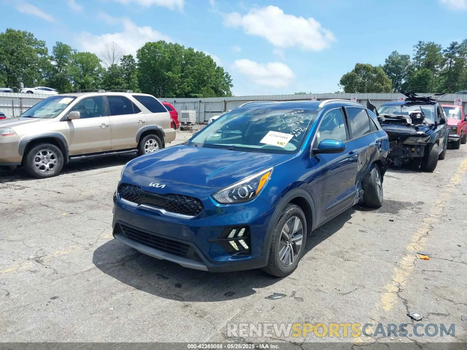 2 Photograph of a damaged car KNDCB3LC2N5539938 KIA NIRO 2022