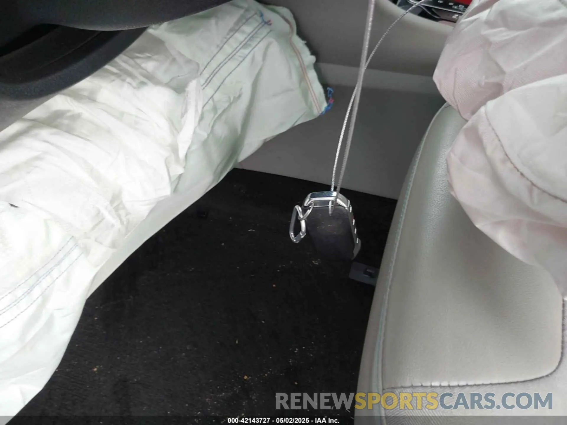 11 Photograph of a damaged car KNDCB3LC4N5545577 KIA NIRO 2022