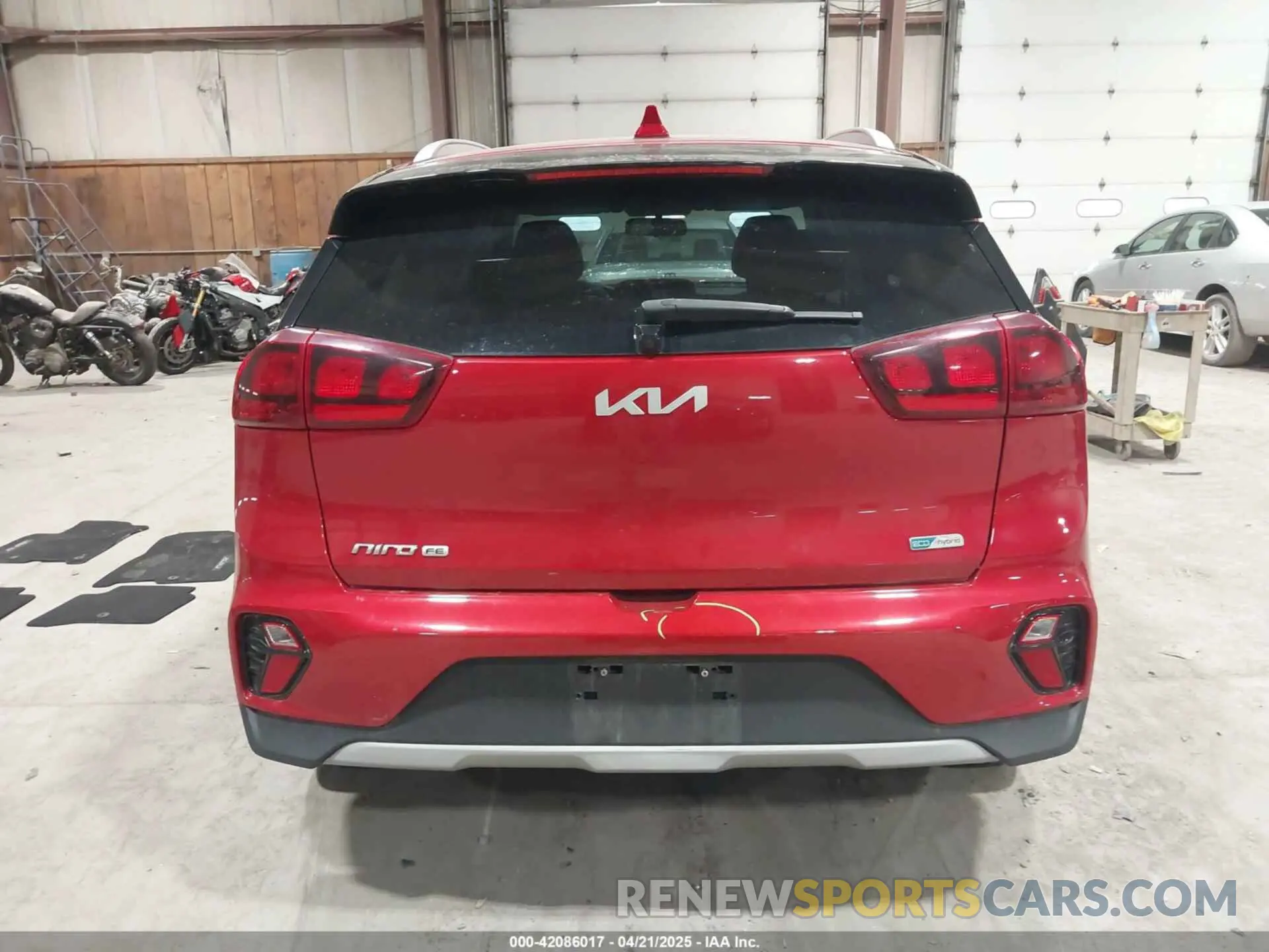 17 Фотография поврежденного автомобиля KNDCB3LC5N5540355 KIA NIRO 2022