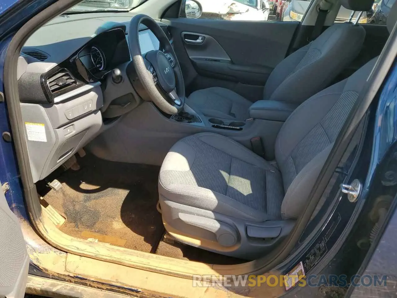 7 Photograph of a damaged car KNDCB3LC6N5500771 KIA NIRO 2022