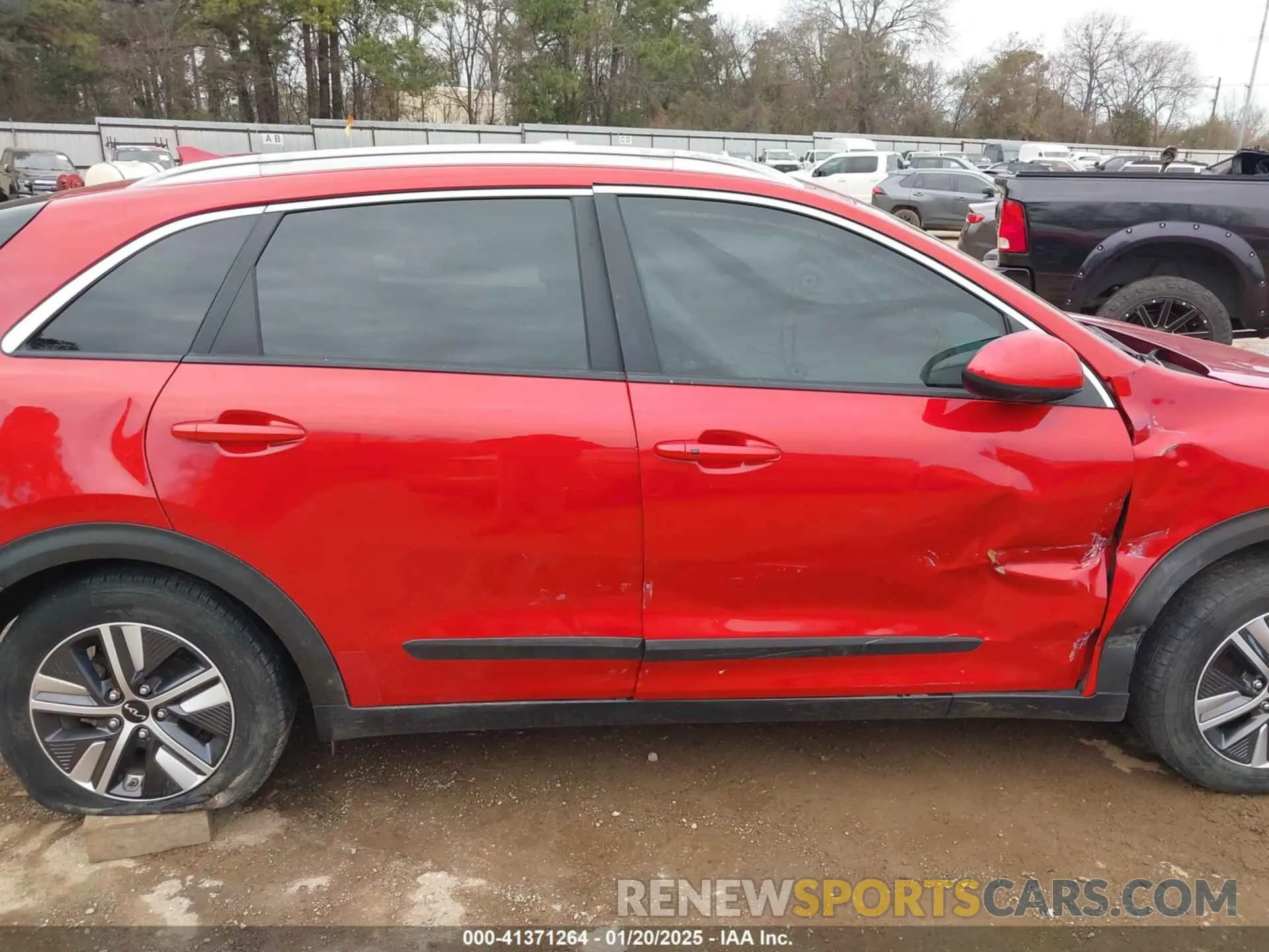 13 Фотография поврежденного автомобиля KNDCB3LC6N5524603 KIA NIRO 2022