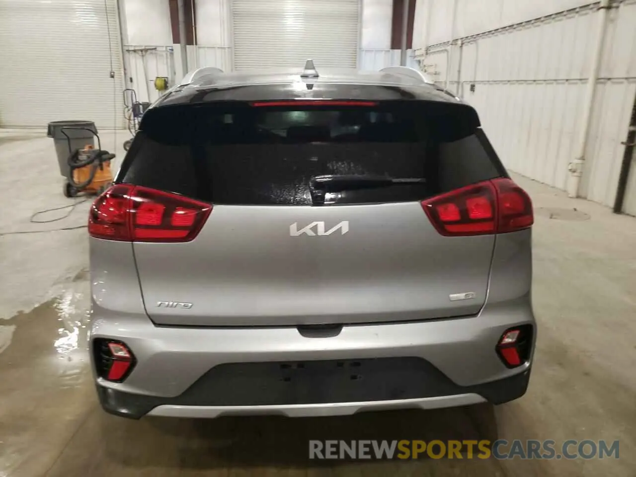 6 Photograph of a damaged car KNDCB3LC6N5546682 KIA NIRO 2022