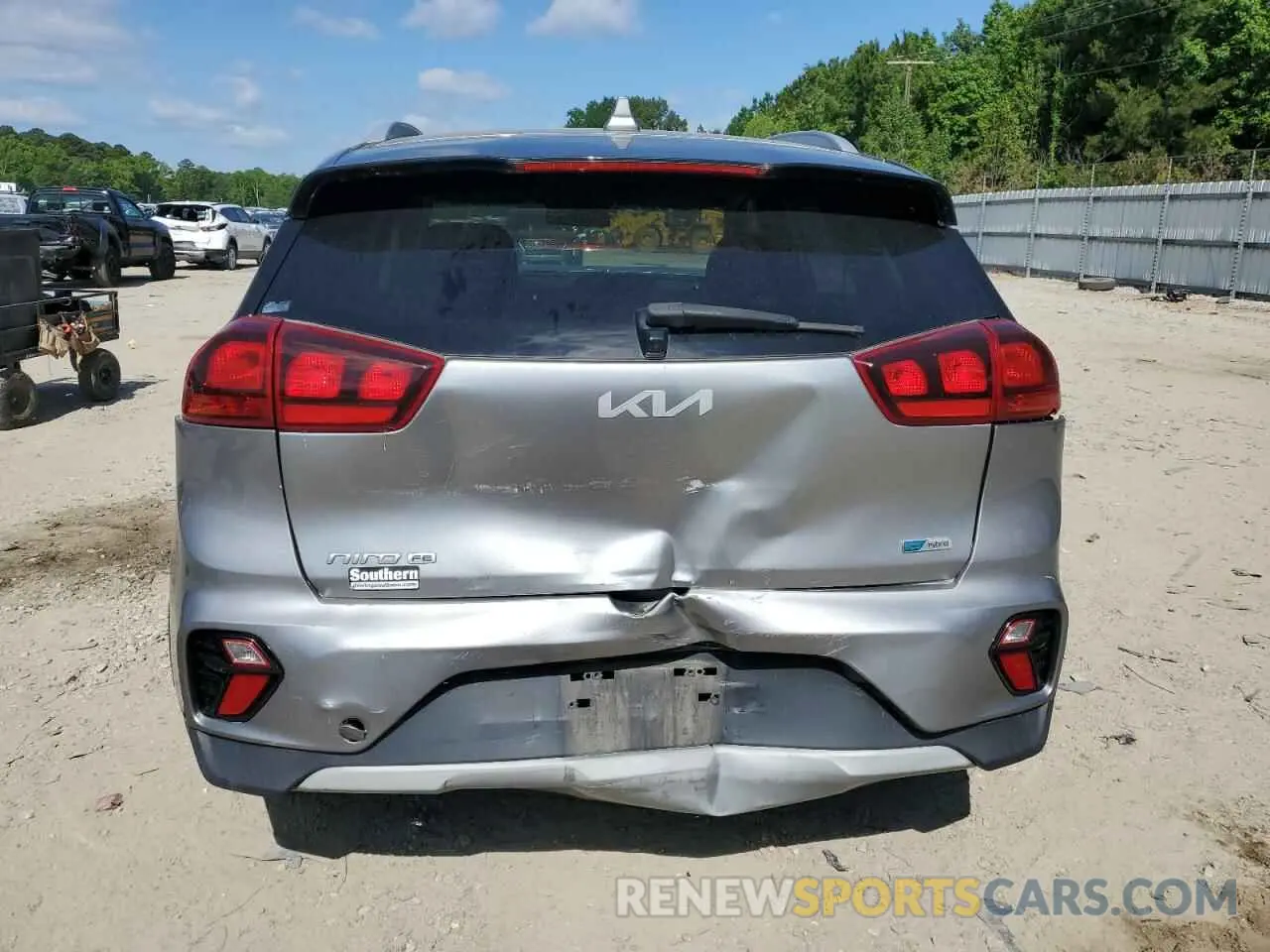 6 Photograph of a damaged car KNDCB3LC9N5535093 KIA NIRO 2022