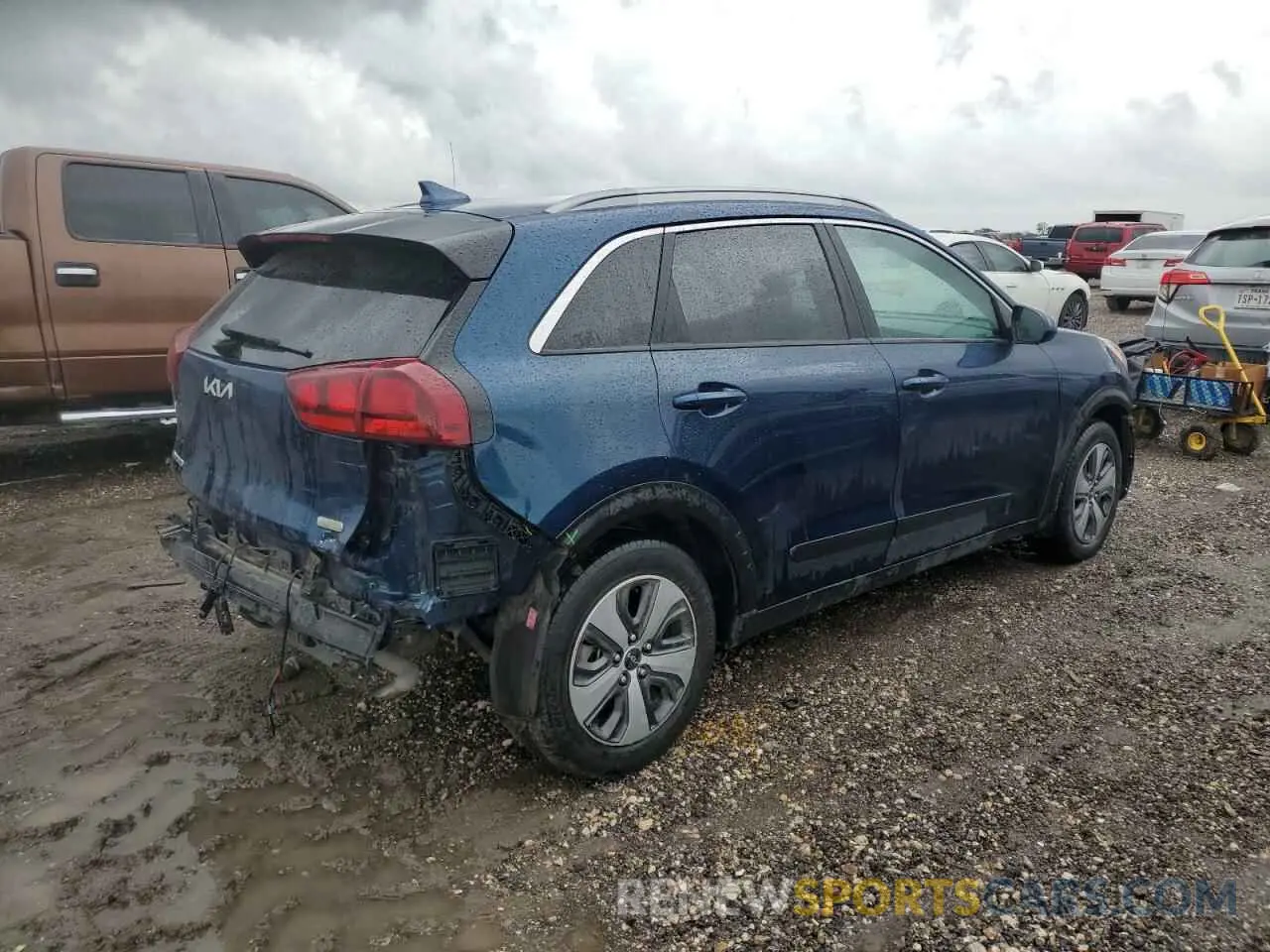 3 Photograph of a damaged car KNDCB3LCXN5499270 KIA NIRO 2022