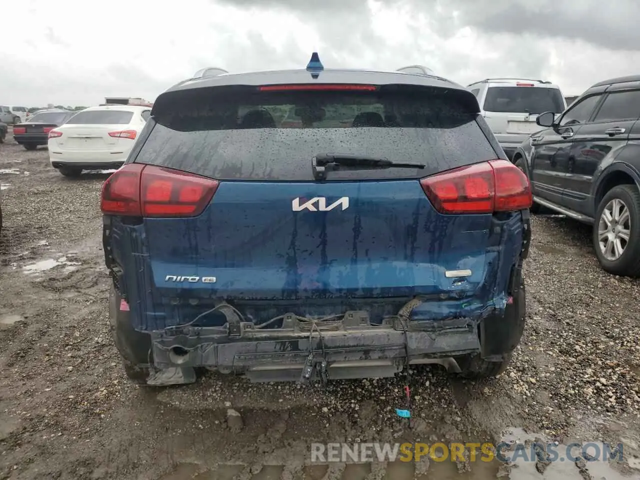 6 Photograph of a damaged car KNDCB3LCXN5499270 KIA NIRO 2022