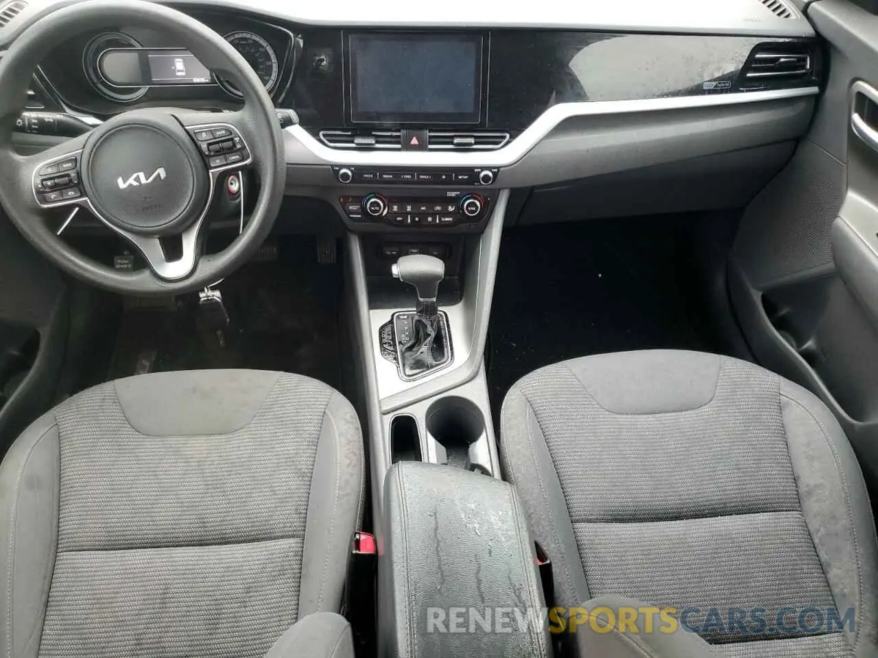 8 Photograph of a damaged car KNDCB3LCXN5499270 KIA NIRO 2022
