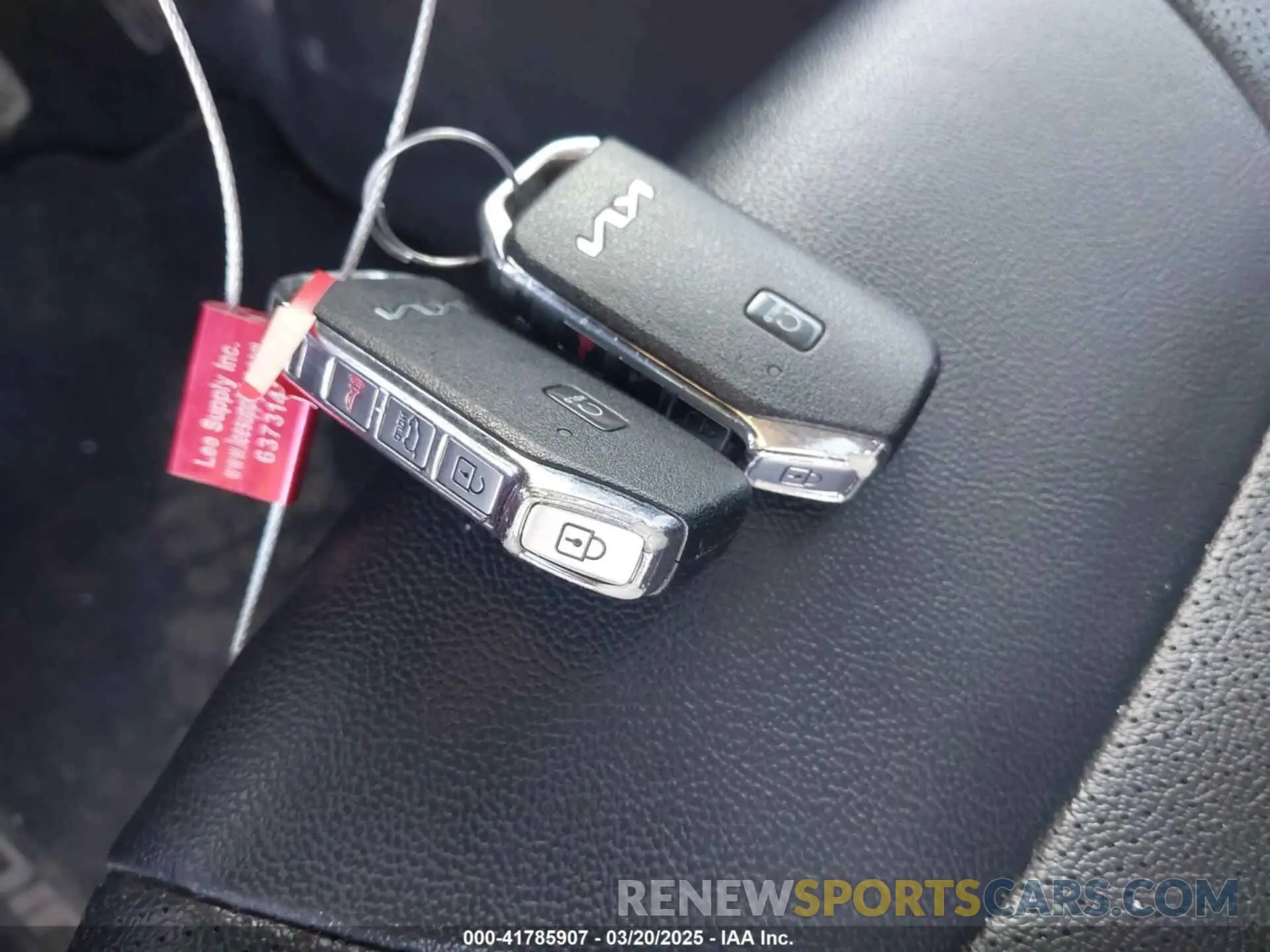 11 Photograph of a damaged car KNDCC3LC4N5518800 KIA NIRO 2022