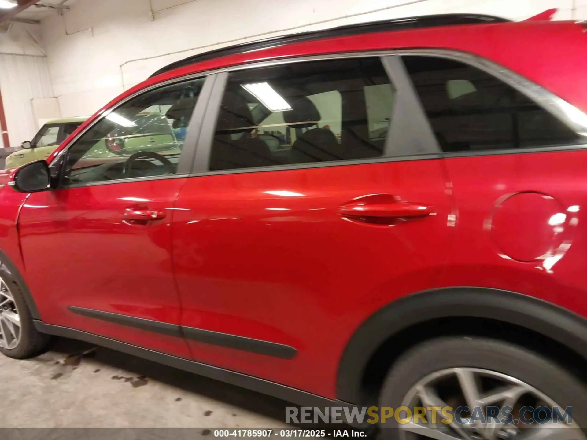 15 Photograph of a damaged car KNDCC3LC4N5518800 KIA NIRO 2022