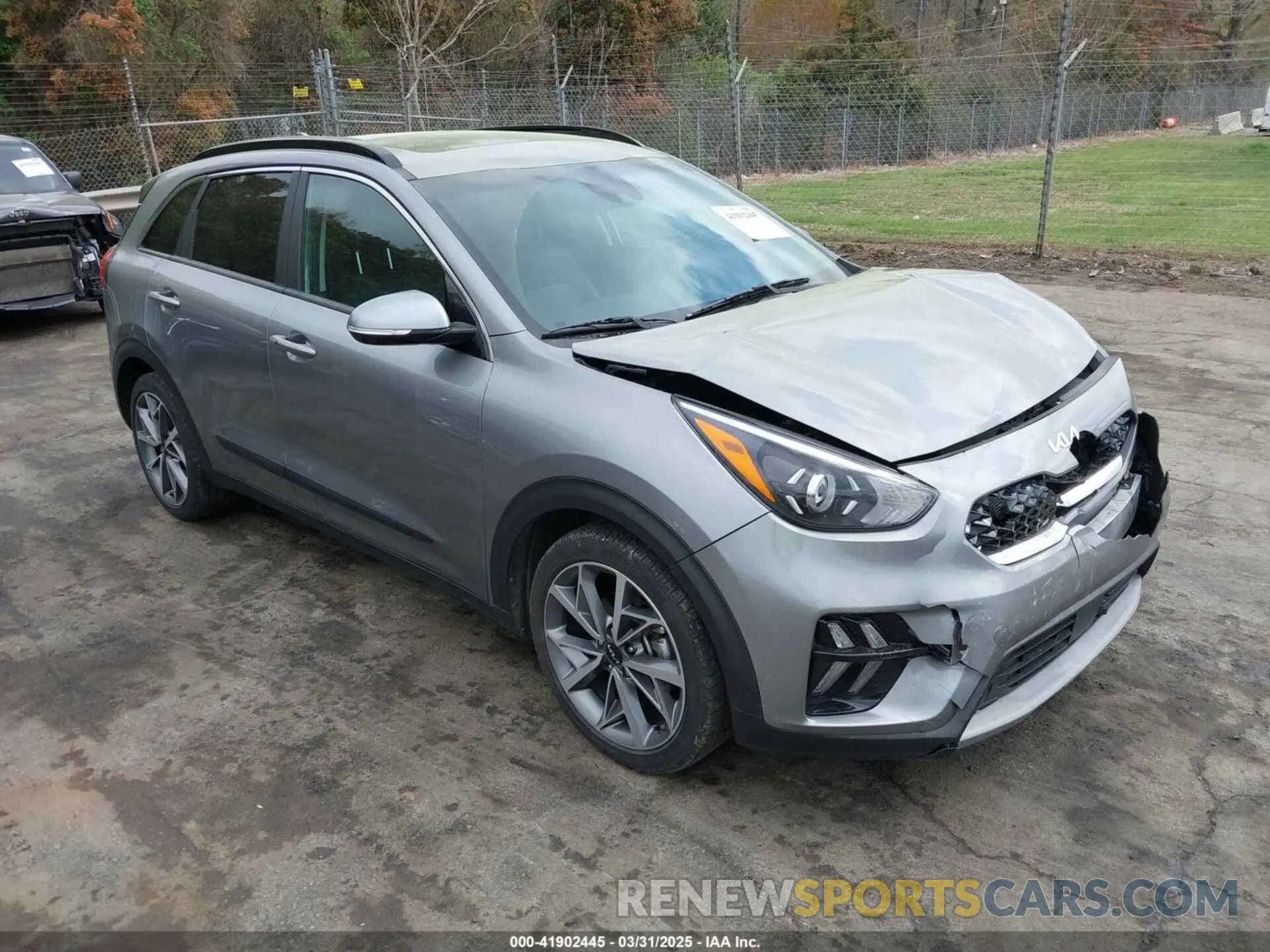 1 Photograph of a damaged car KNDCC3LC4N5522135 KIA NIRO 2022