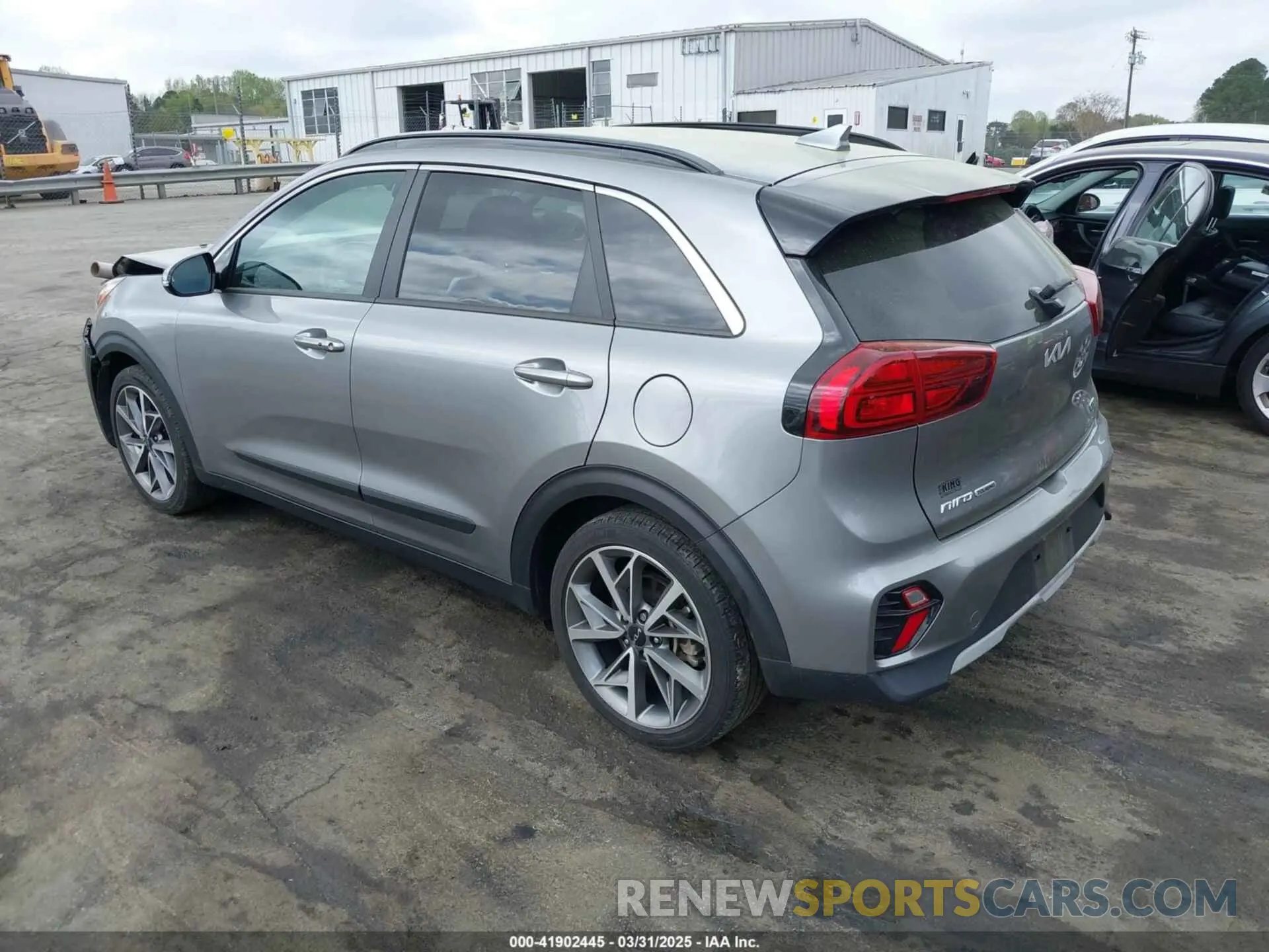 3 Photograph of a damaged car KNDCC3LC4N5522135 KIA NIRO 2022