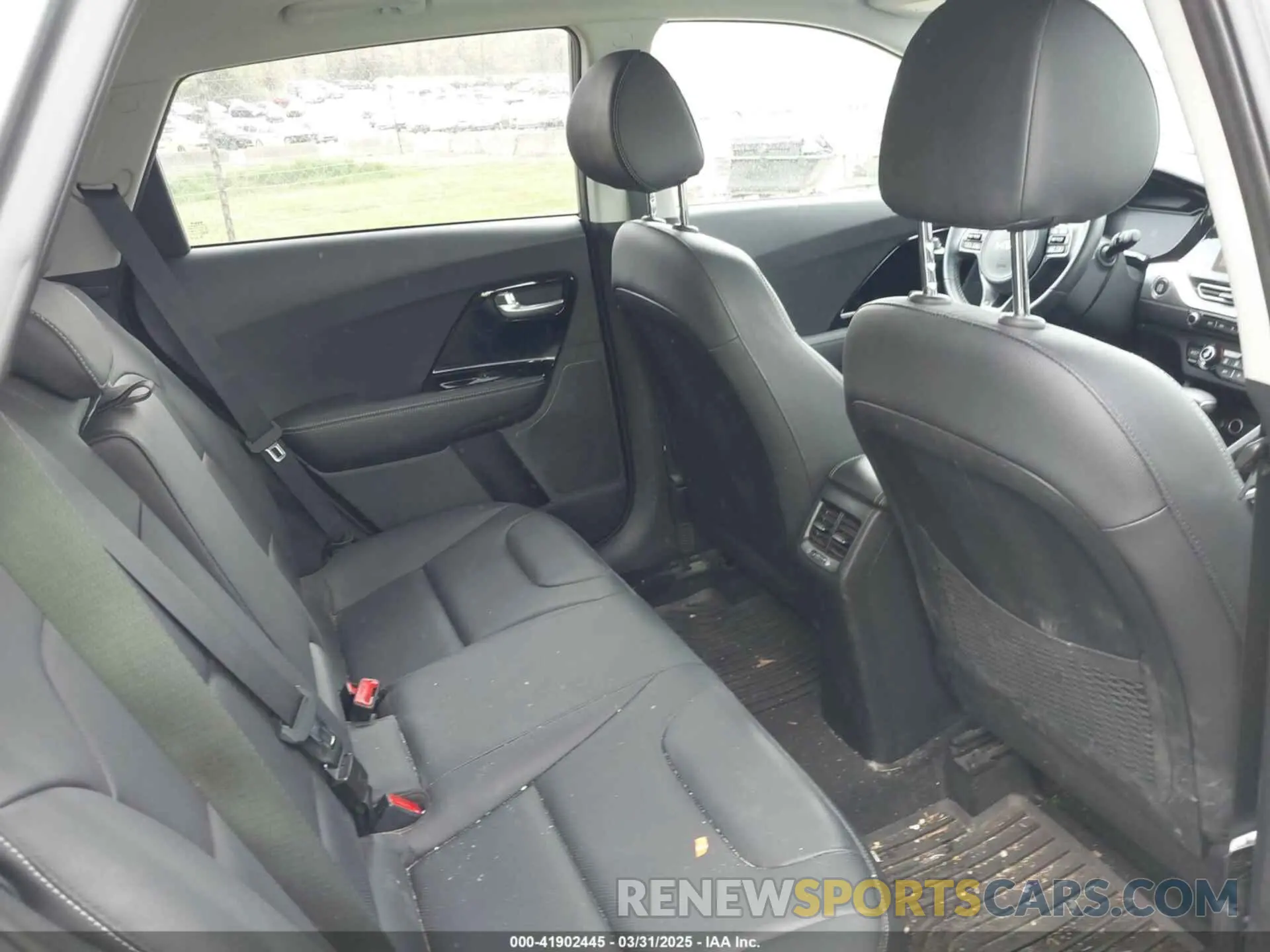 8 Photograph of a damaged car KNDCC3LC4N5522135 KIA NIRO 2022