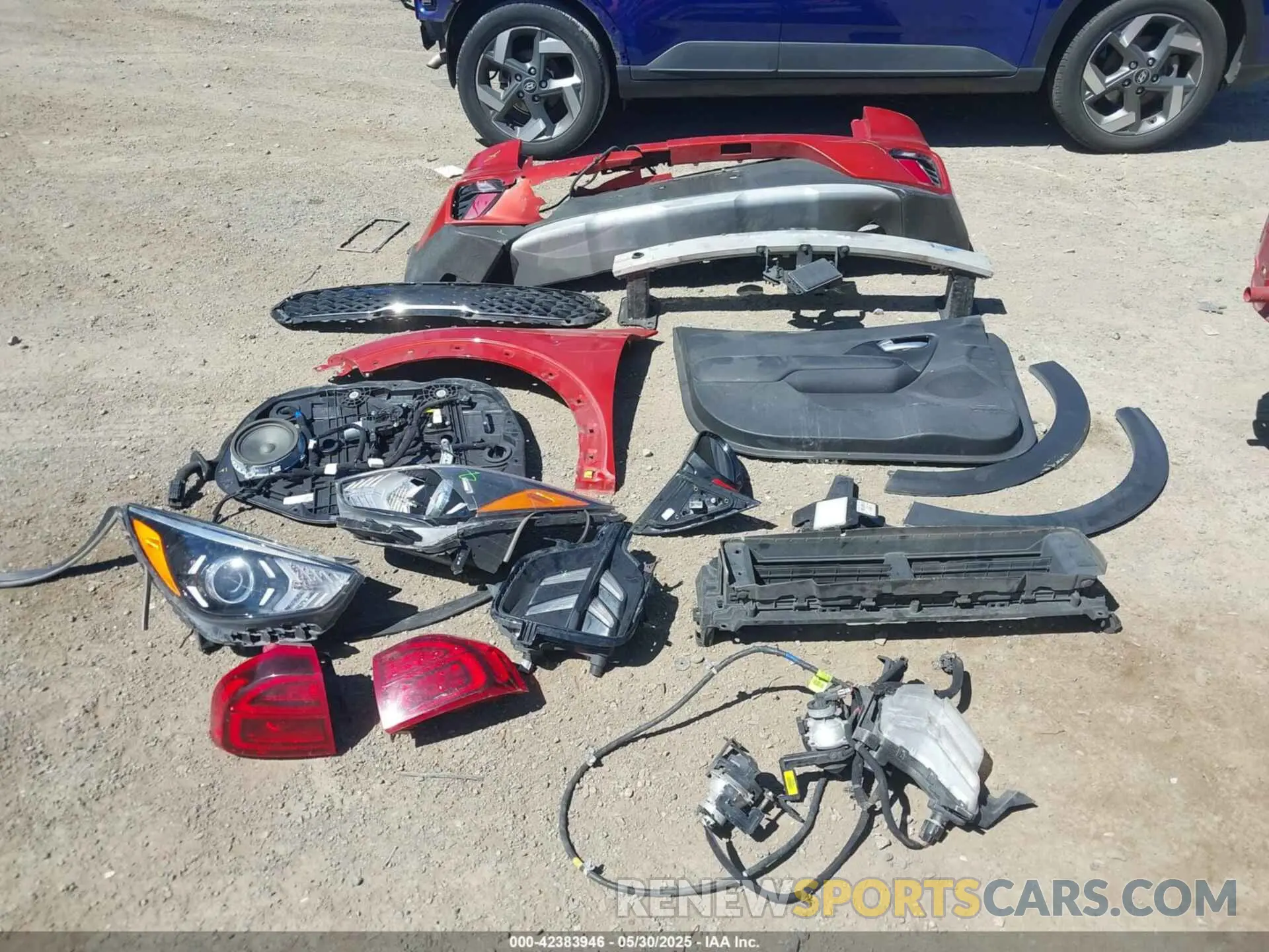 12 Photograph of a damaged car KNDCC3LCXN5495264 KIA NIRO 2022