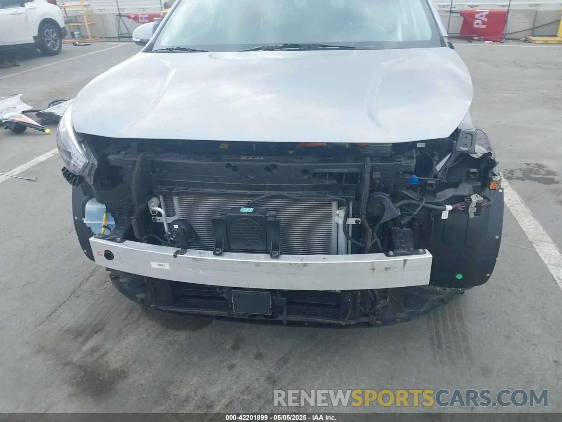 13 Photograph of a damaged car KNDCC3LCXN5537173 KIA NIRO 2022
