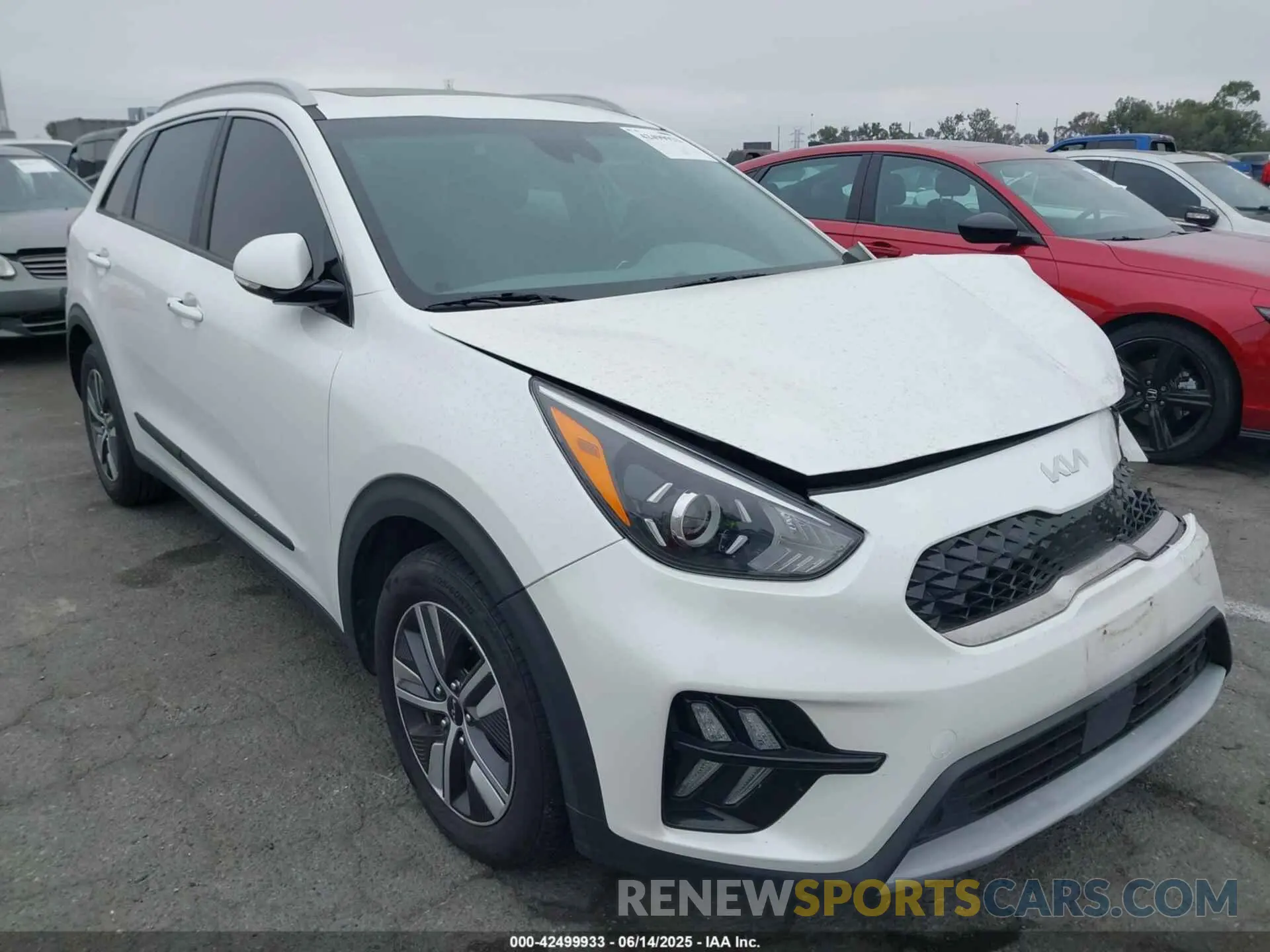 1 Photograph of a damaged car KNDCE3LC3N5489848 KIA NIRO 2022