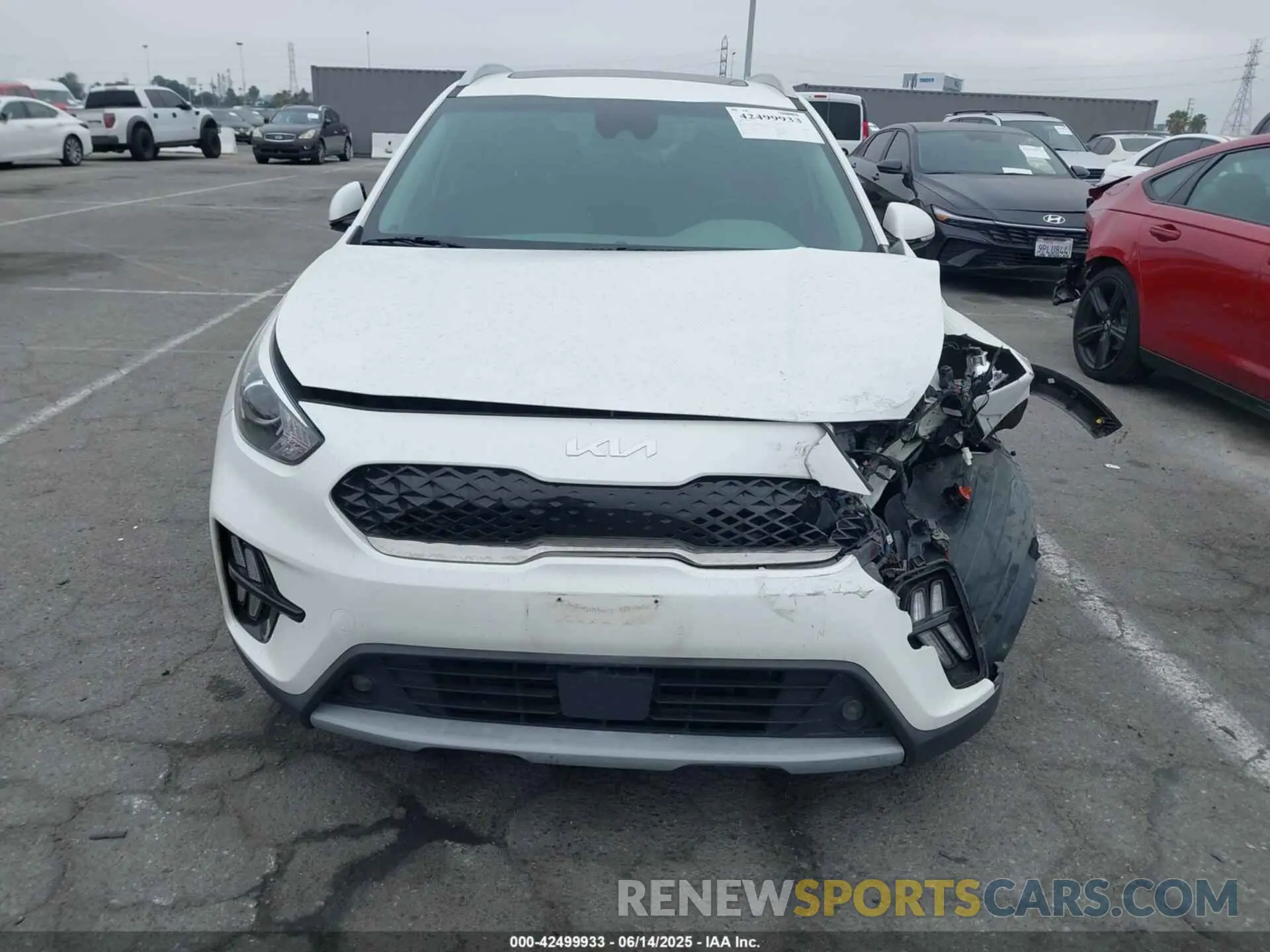 12 Photograph of a damaged car KNDCE3LC3N5489848 KIA NIRO 2022