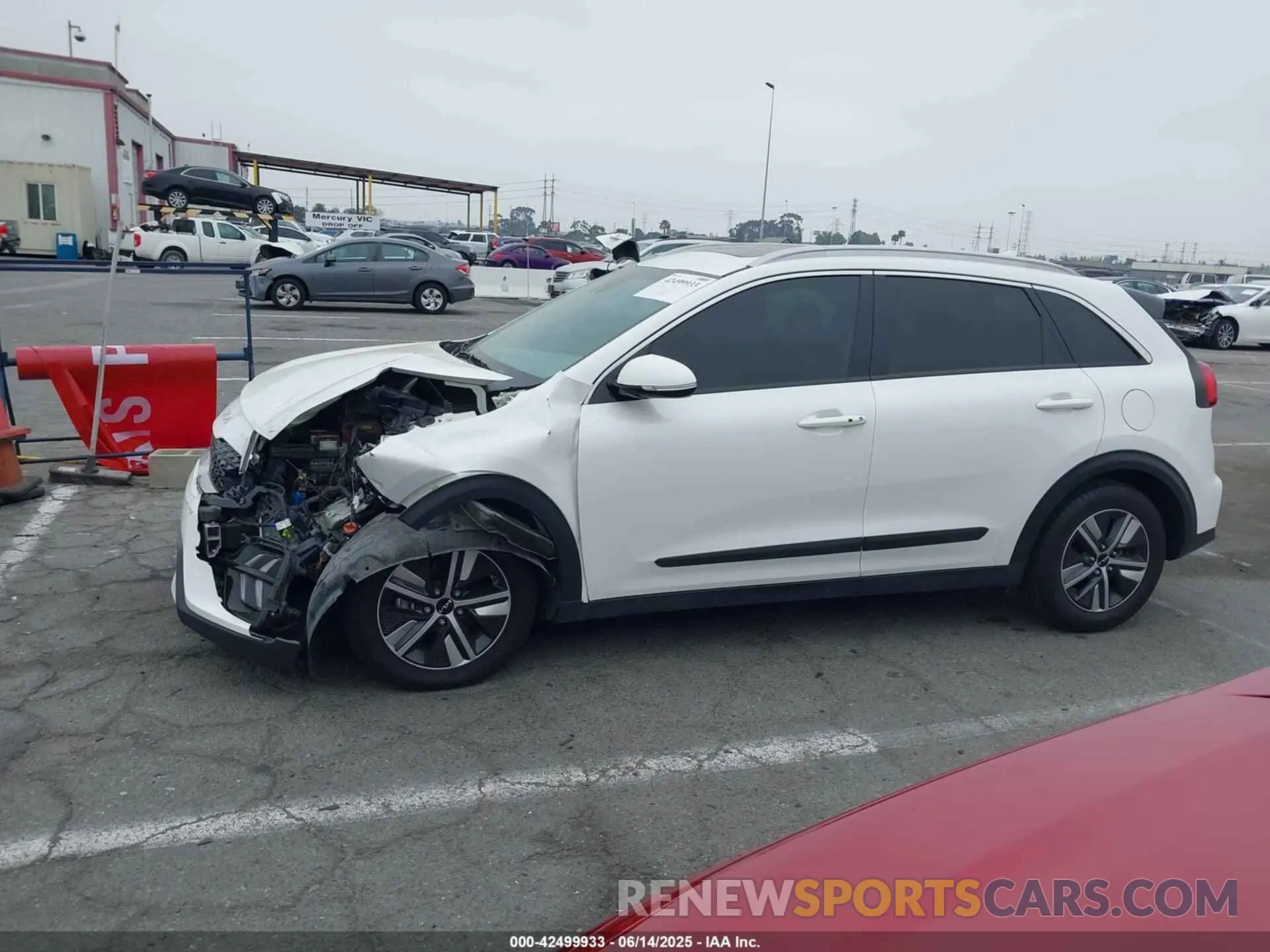 14 Photograph of a damaged car KNDCE3LC3N5489848 KIA NIRO 2022