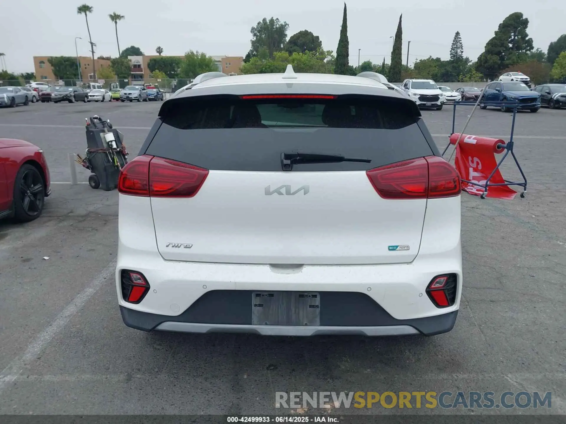 16 Photograph of a damaged car KNDCE3LC3N5489848 KIA NIRO 2022