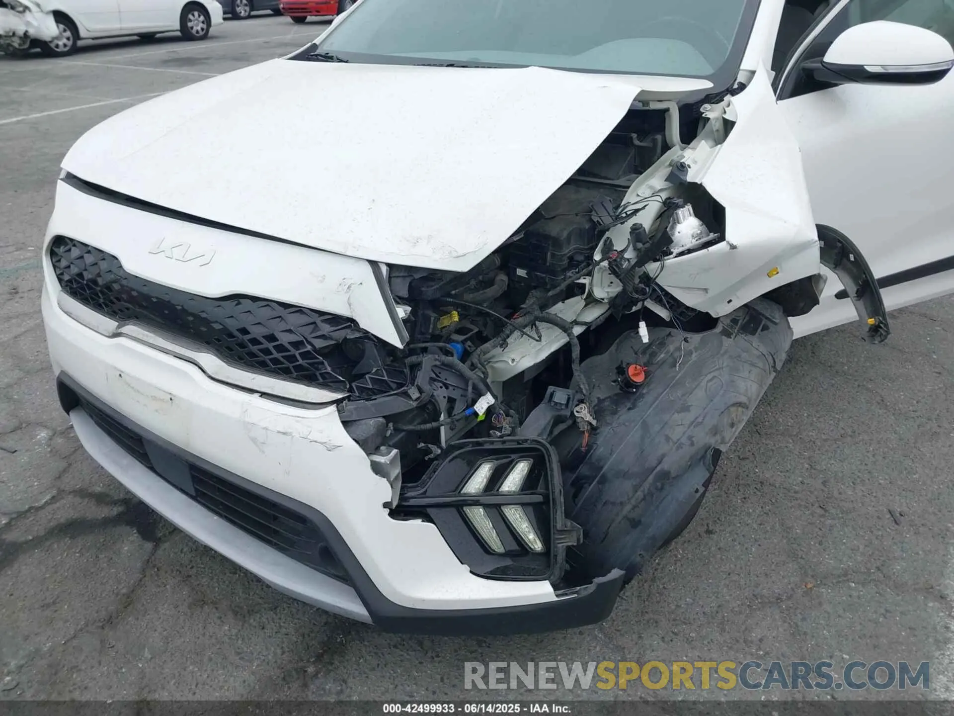 6 Photograph of a damaged car KNDCE3LC3N5489848 KIA NIRO 2022