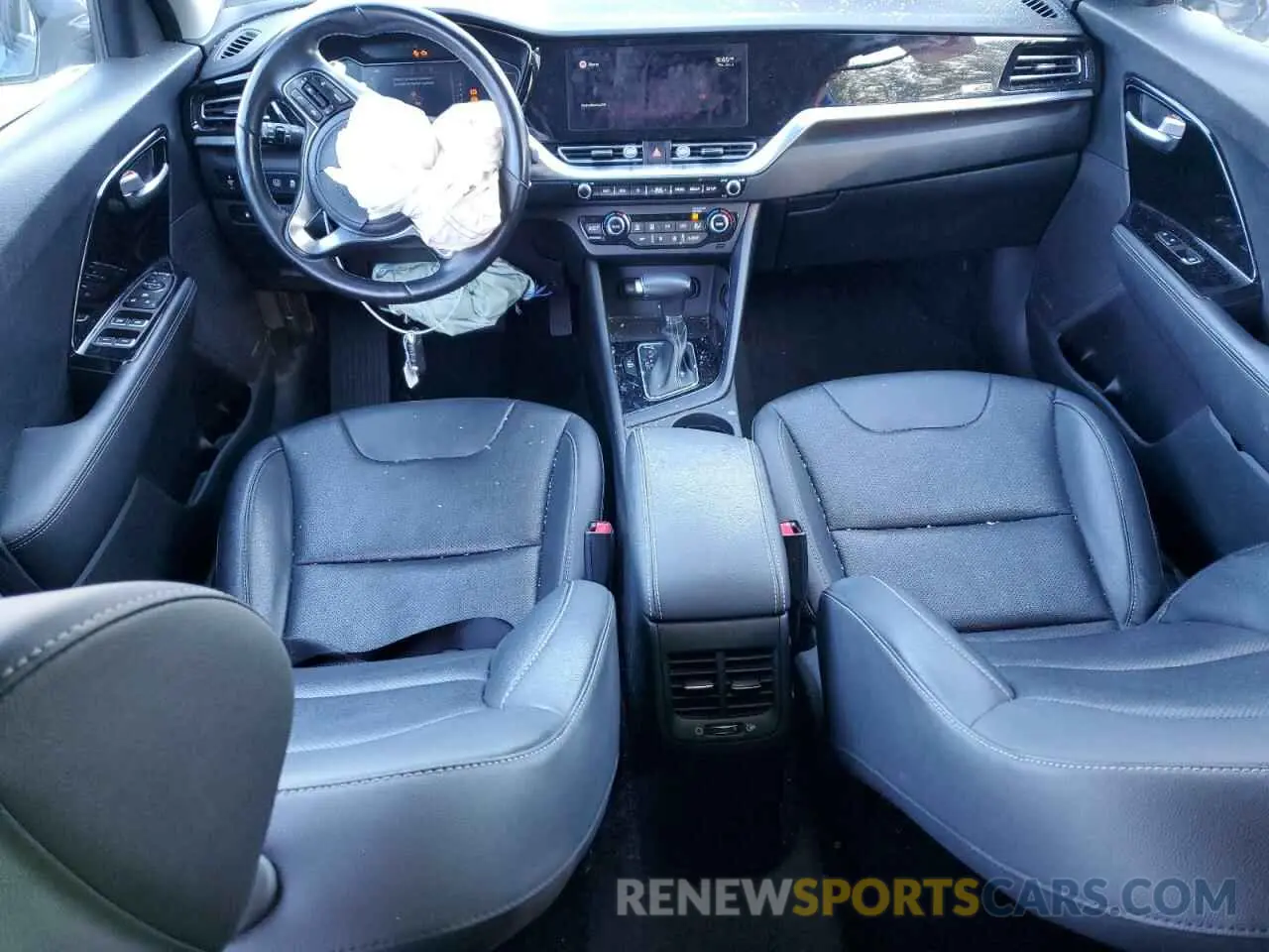 8 Photograph of a damaged car KNDCE3LC3N5525845 KIA NIRO 2022