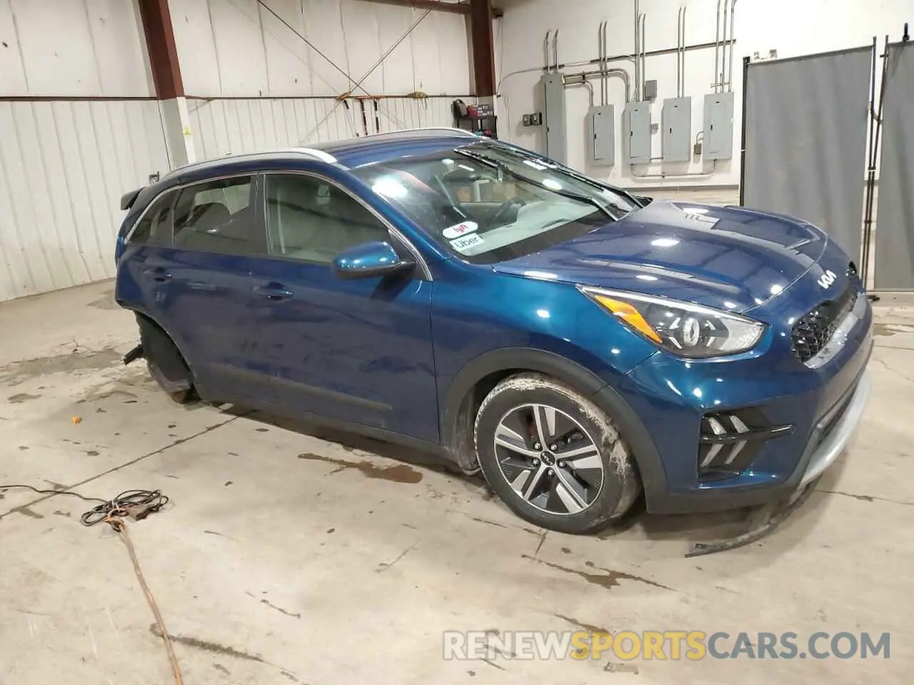 4 Photograph of a damaged car KNDCM3LD1N5539531 KIA NIRO 2022