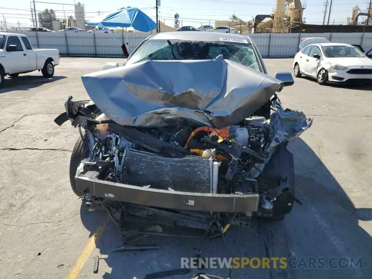 5 Photograph of a damaged car KNDCP3LE1P5066829 KIA NIRO 2023