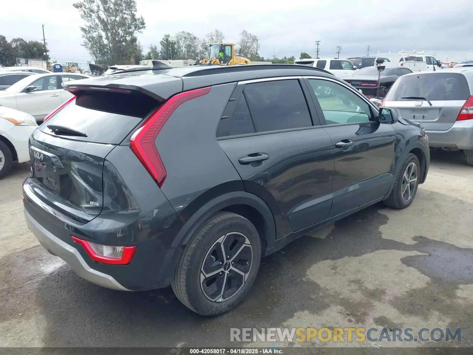 4 Фотография поврежденного автомобиля KNDCP3LE4P5084838 KIA NIRO 2023