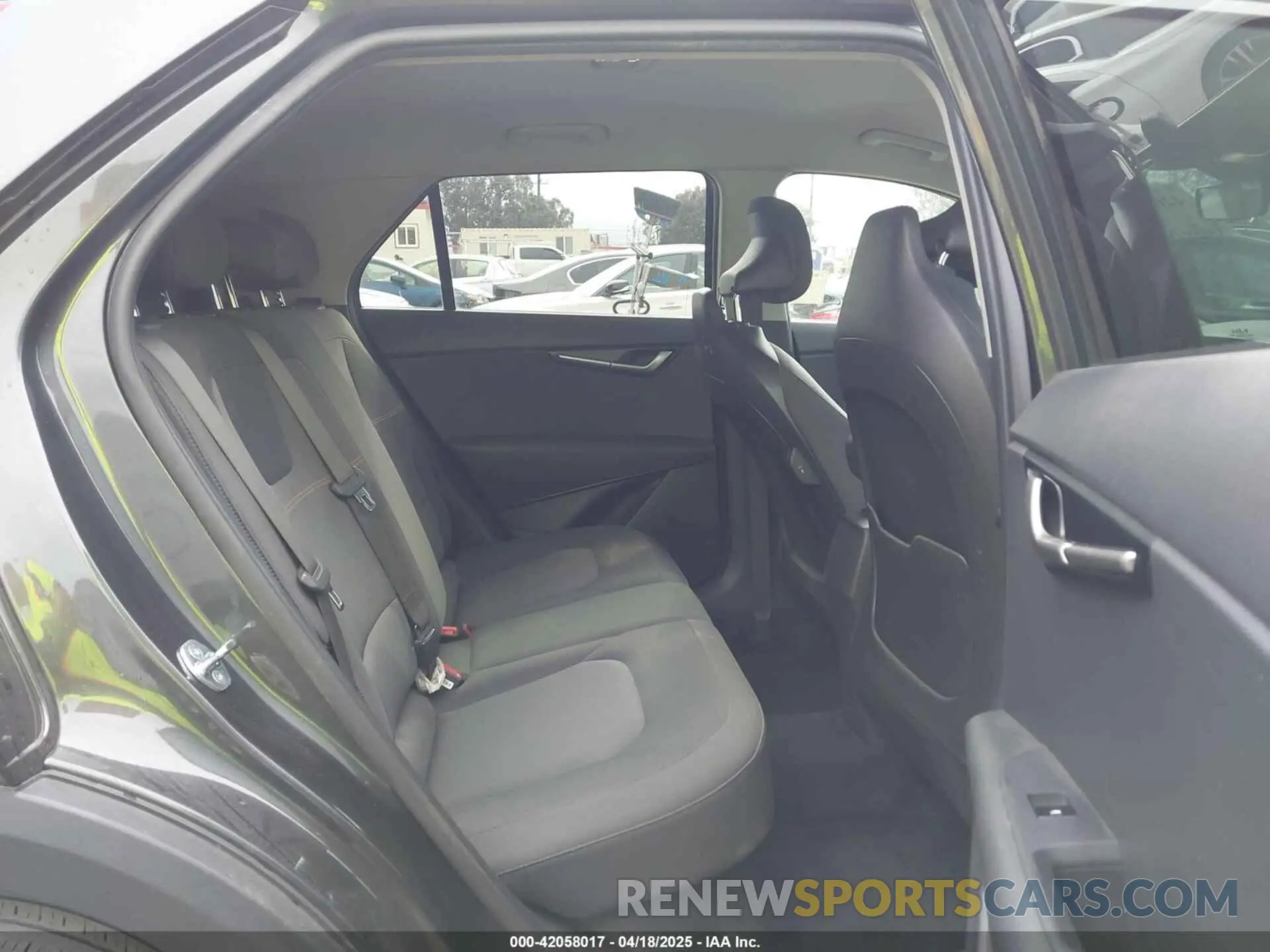 8 Фотография поврежденного автомобиля KNDCP3LE4P5084838 KIA NIRO 2023