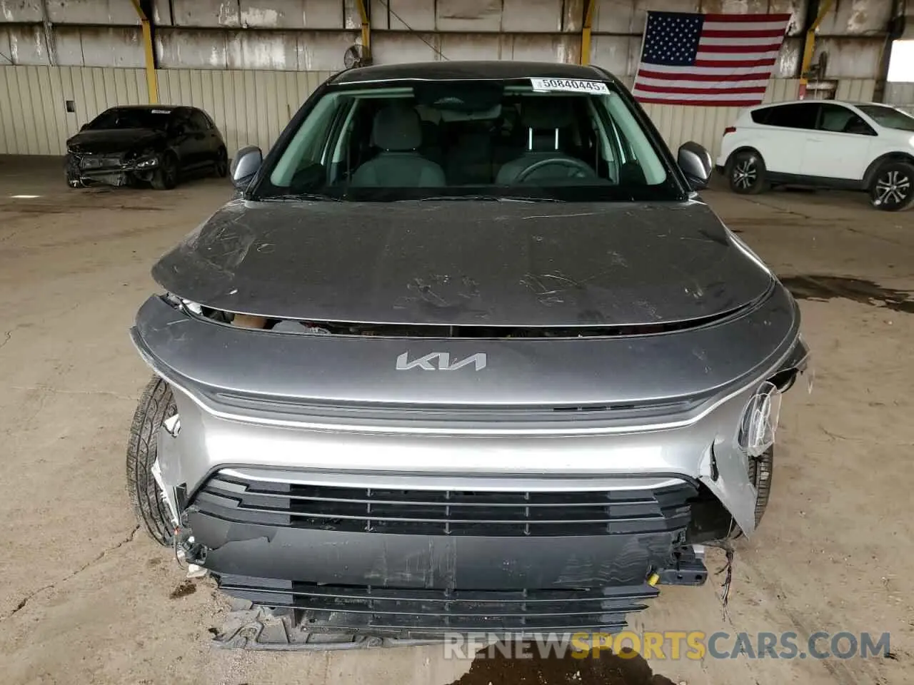 5 Photograph of a damaged car KNDCP3LE5P5069944 KIA NIRO 2023