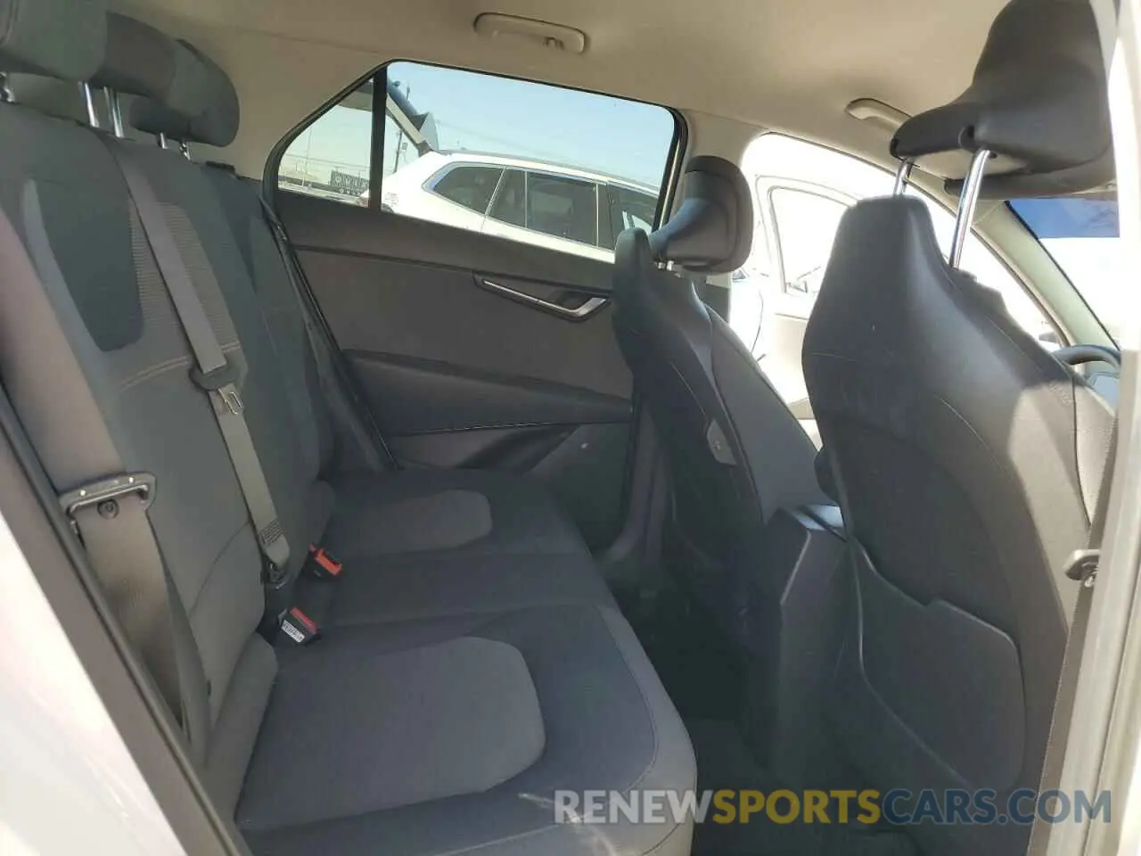 11 Photograph of a damaged car KNDCP3LE7P5088009 KIA NIRO 2023