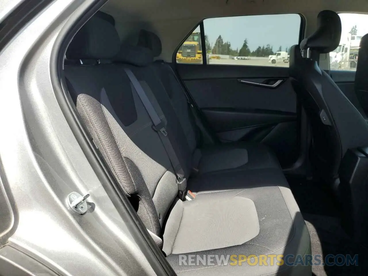 11 Photograph of a damaged car KNDCP3LE9P5086536 KIA NIRO 2023