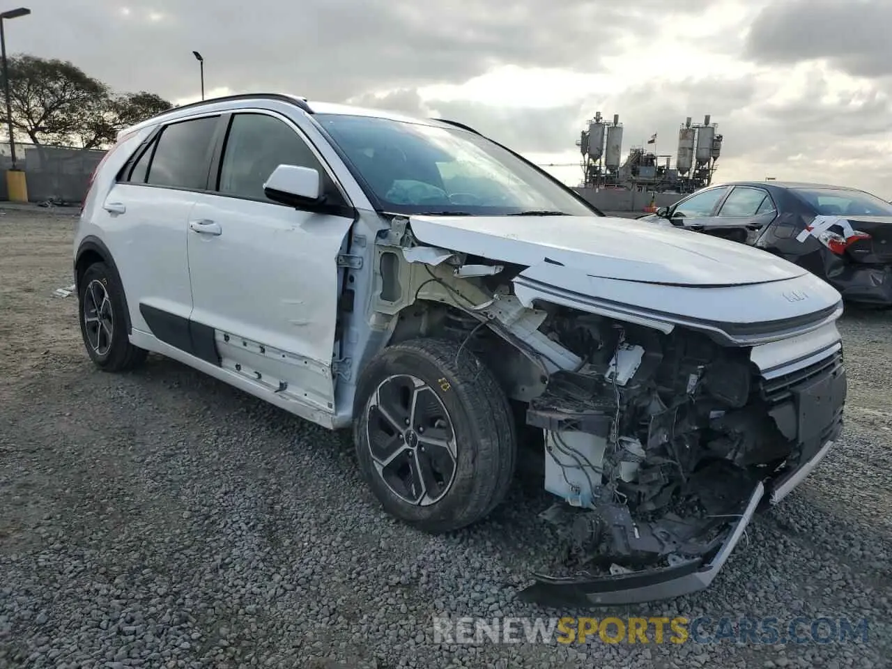 4 Photograph of a damaged car KNDCR3LE0P5076469 KIA NIRO 2023