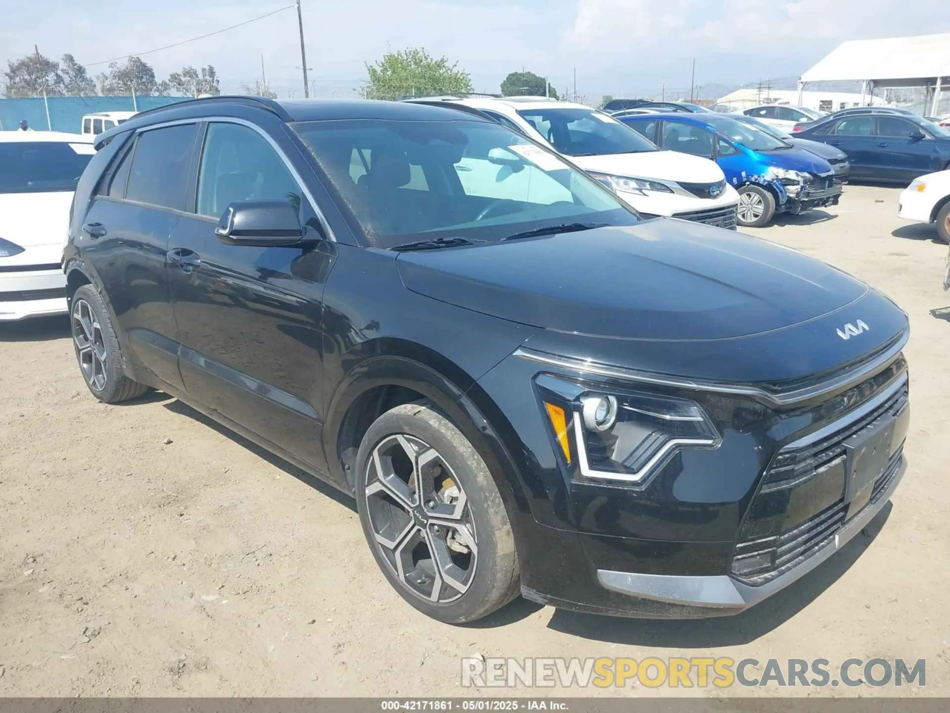 1 Photograph of a damaged car KNDCR3LE2P5037544 KIA NIRO 2023